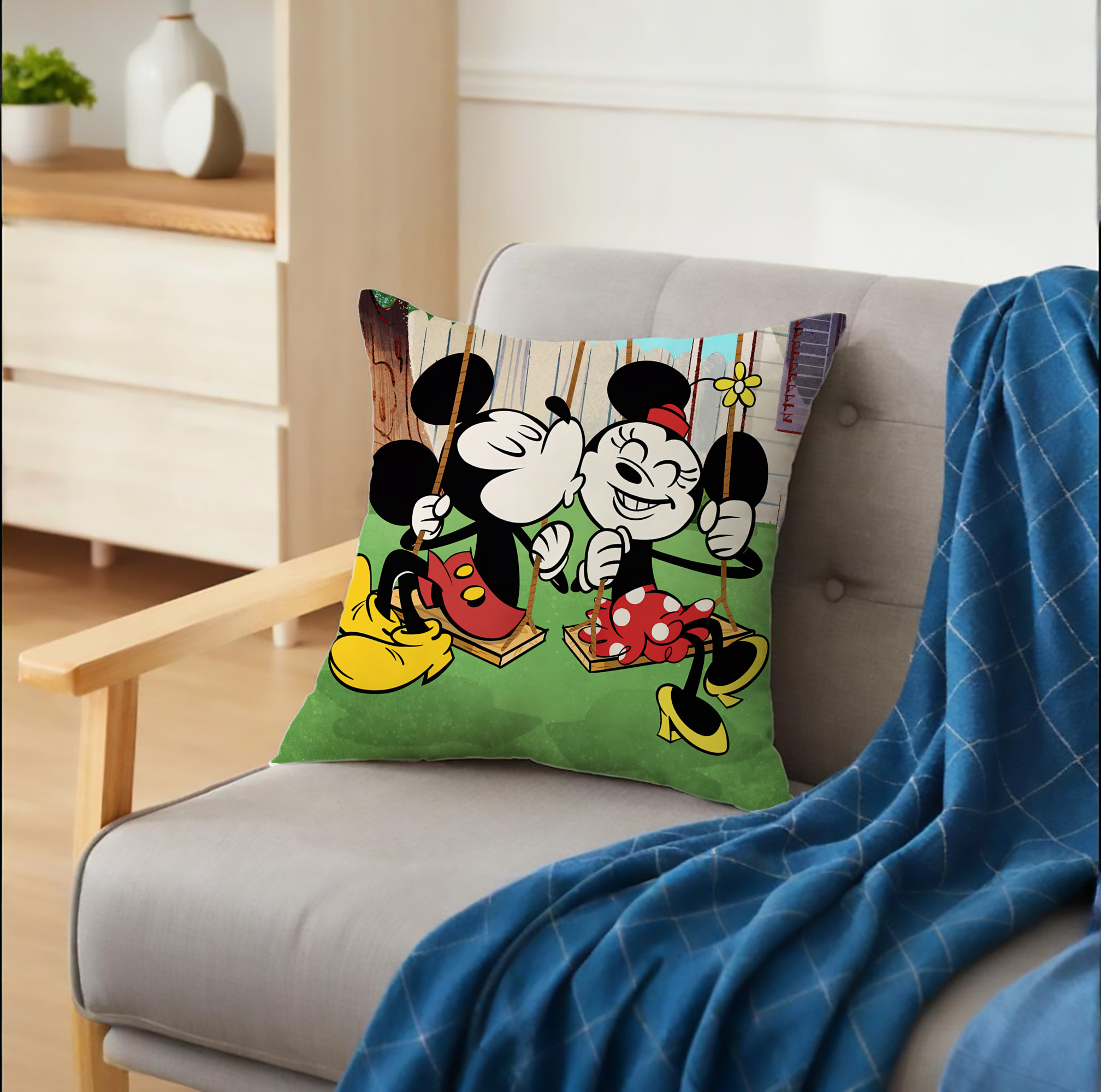 ミッキーマウス Mickey Mouse クッションカバー＆本体セット（ポリエステル素材）