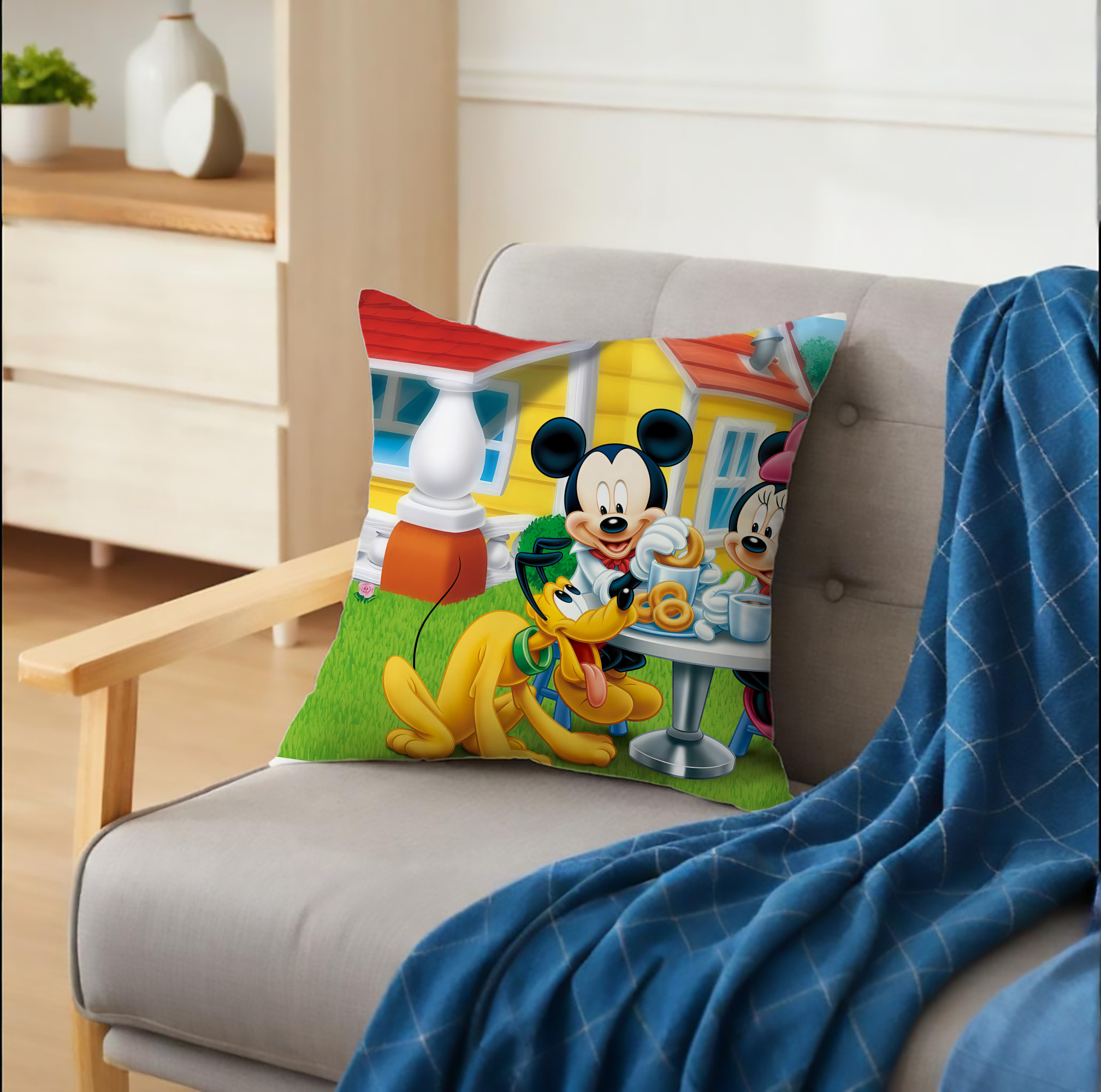 ミッキーマウス Mickey Mouse クッションカバー＆本体セット（ポリエステル素材）