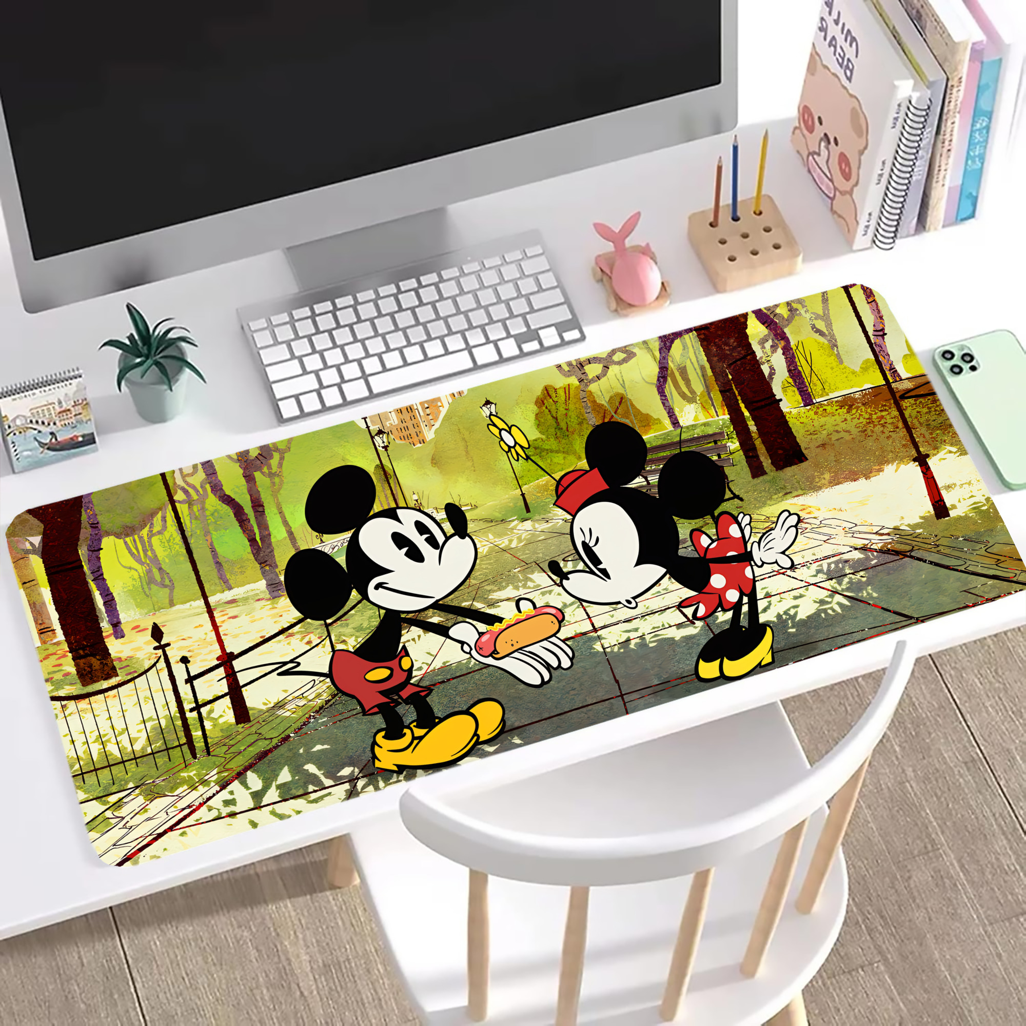 ミッキーマウス Mickey Mouse ステッチ加工 大判デスクマット／滑り止めマウスパッド