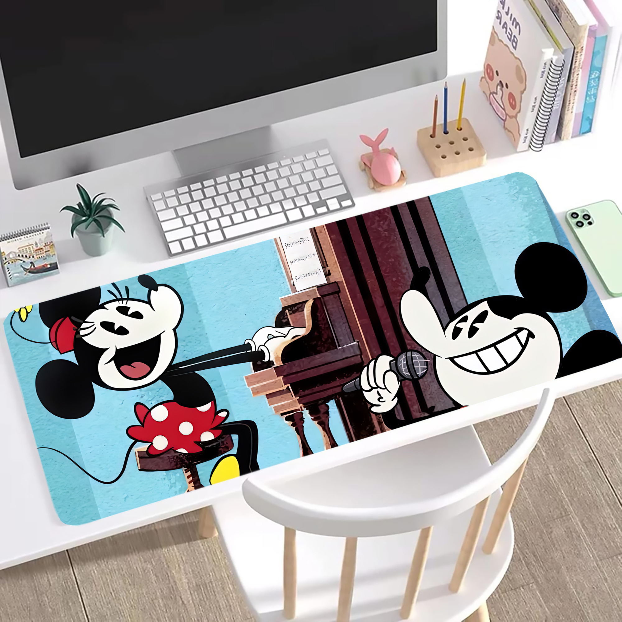 ミッキーマウス Mickey Mouse ステッチ加工 大判デスクマット／滑り止めマウスパッド