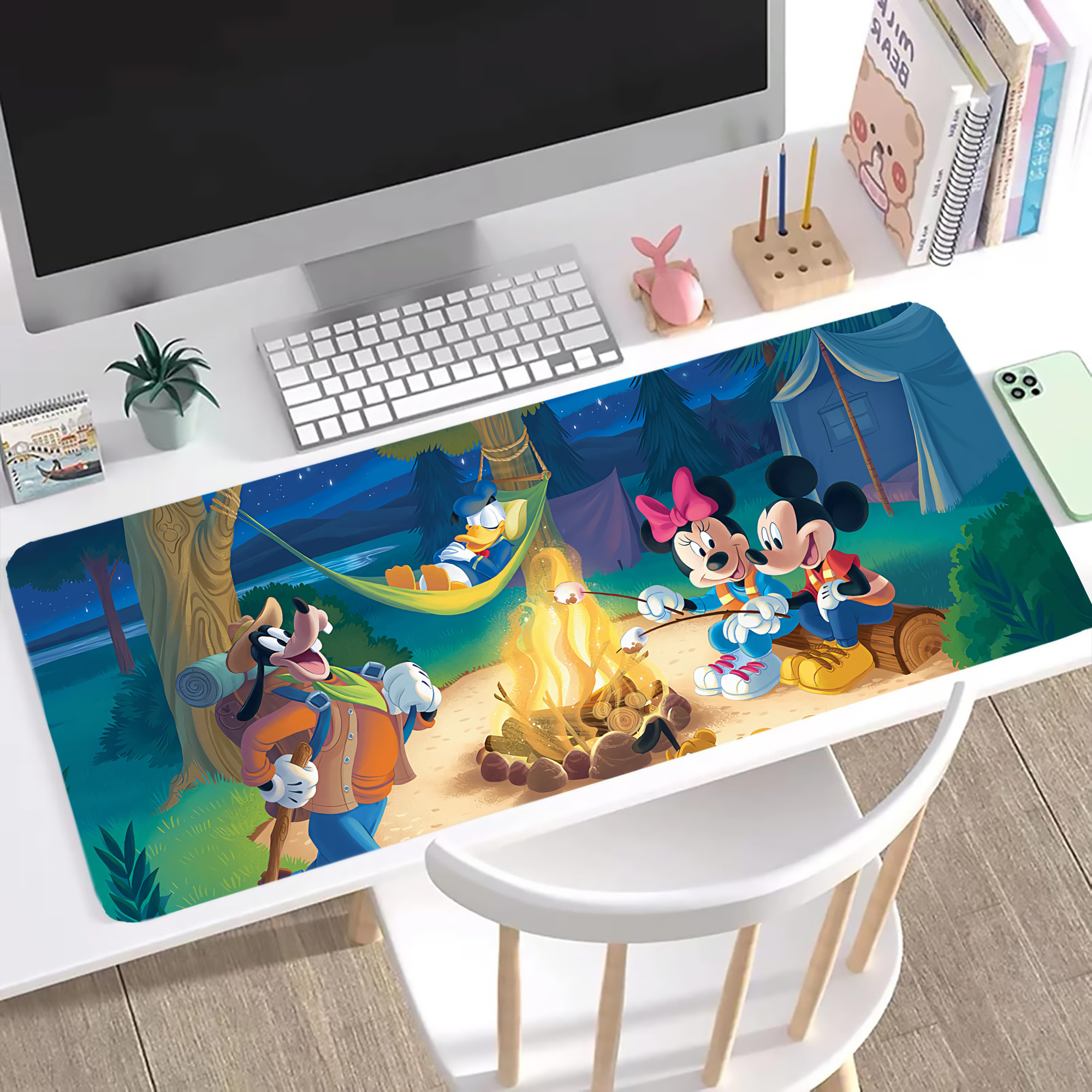 ミッキーマウス Mickey Mouse ステッチ加工 大判デスクマット／滑り止めマウスパッド