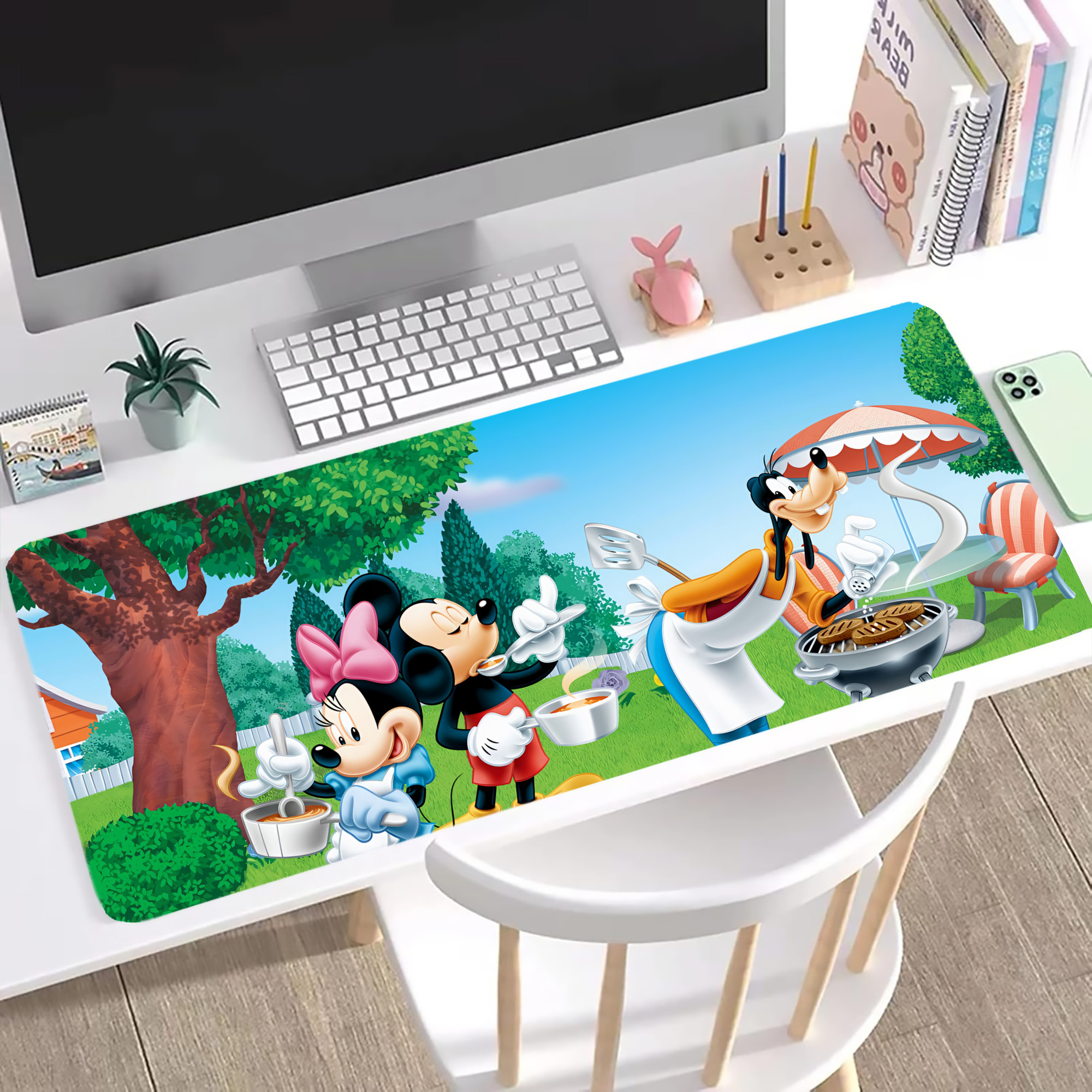 ミッキーマウス Mickey Mouse ステッチ加工 大判デスクマット／滑り止めマウスパッド