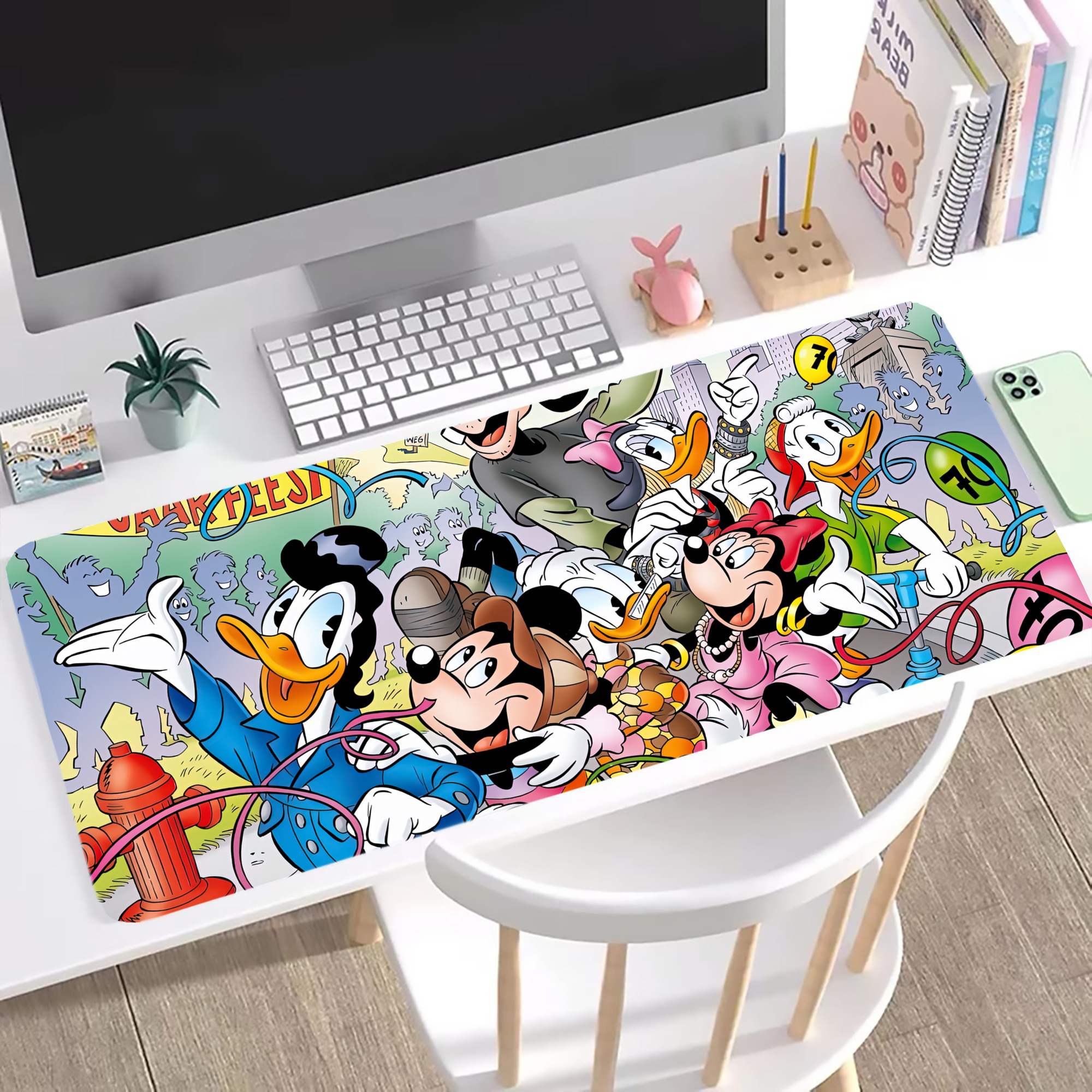 ミッキーマウス Mickey Mouse ステッチ加工 大判デスクマット／滑り止めマウスパッド