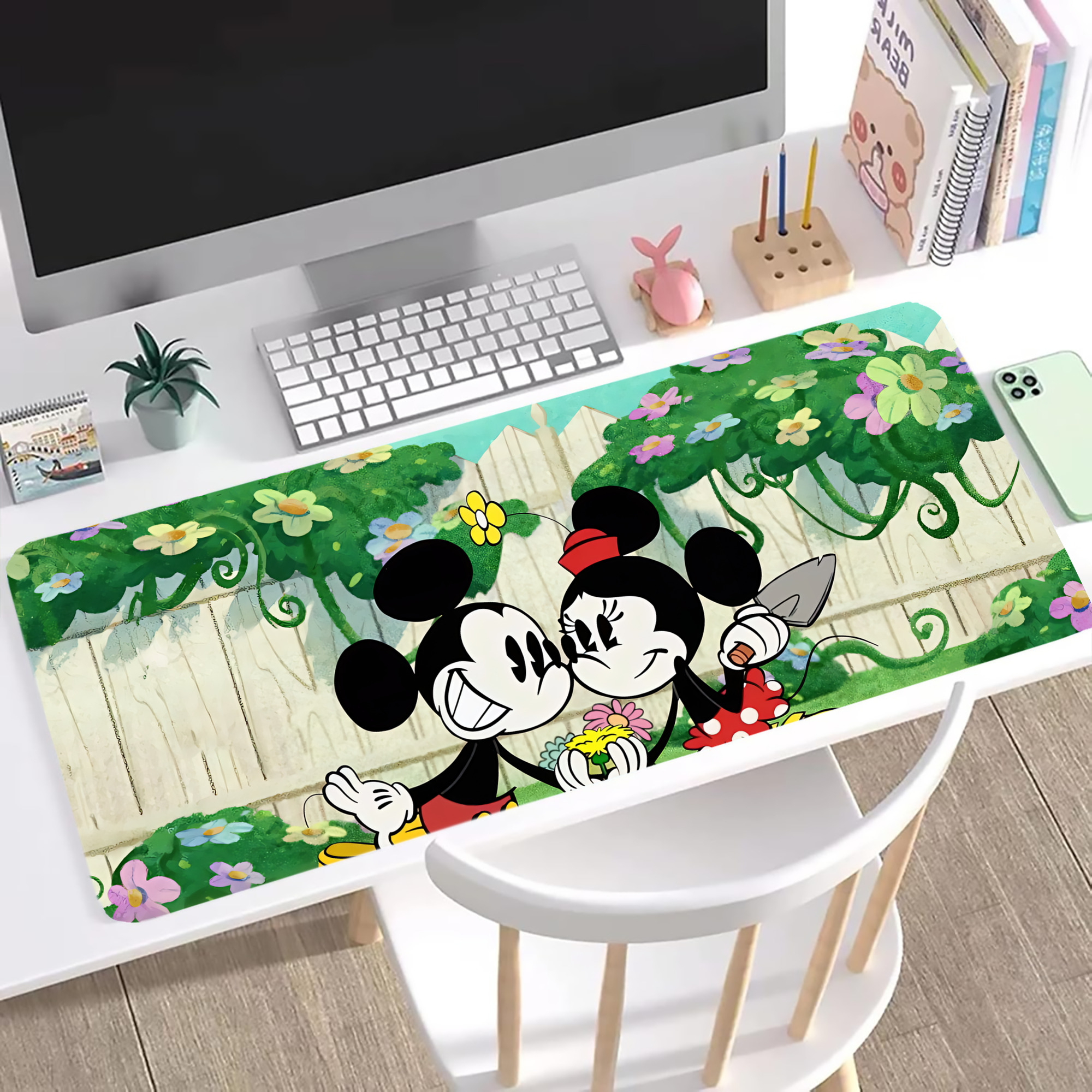 ミッキーマウス Mickey Mouse ステッチ加工 大判デスクマット／滑り止めマウスパッド