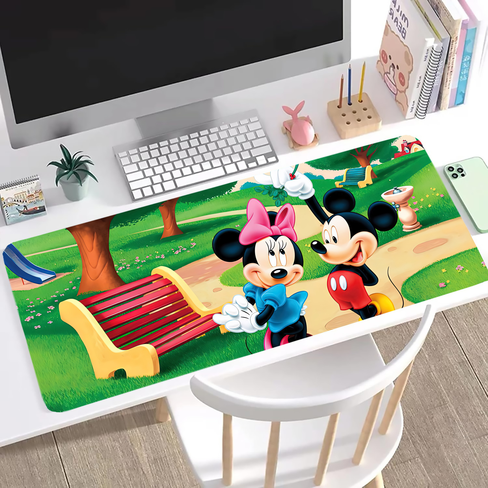 ミッキーマウス Mickey Mouse ステッチ加工 大判デスクマット／滑り止めマウスパッド