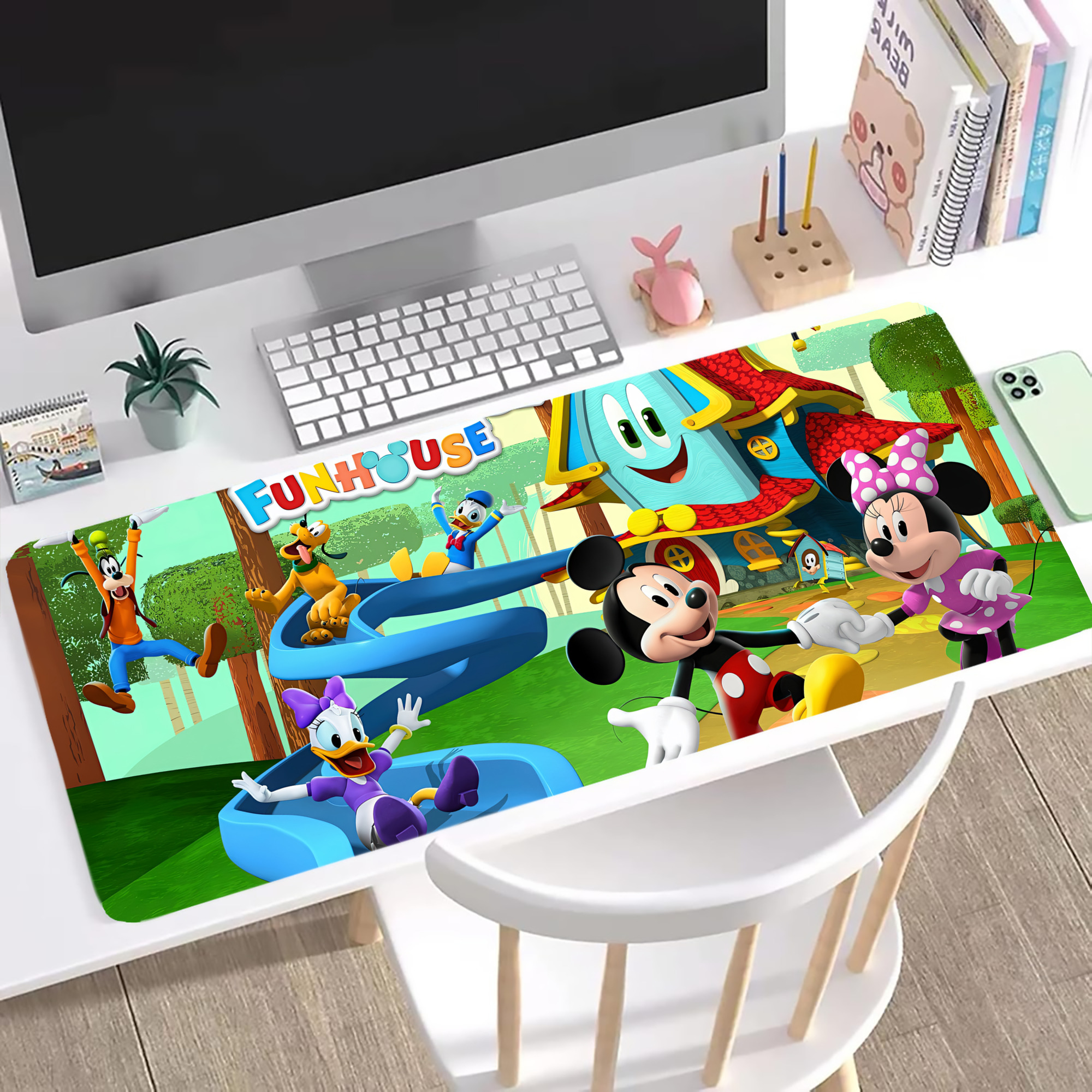 ミッキーマウス Mickey Mouse ステッチ加工 大判デスクマット／滑り止めマウスパッド