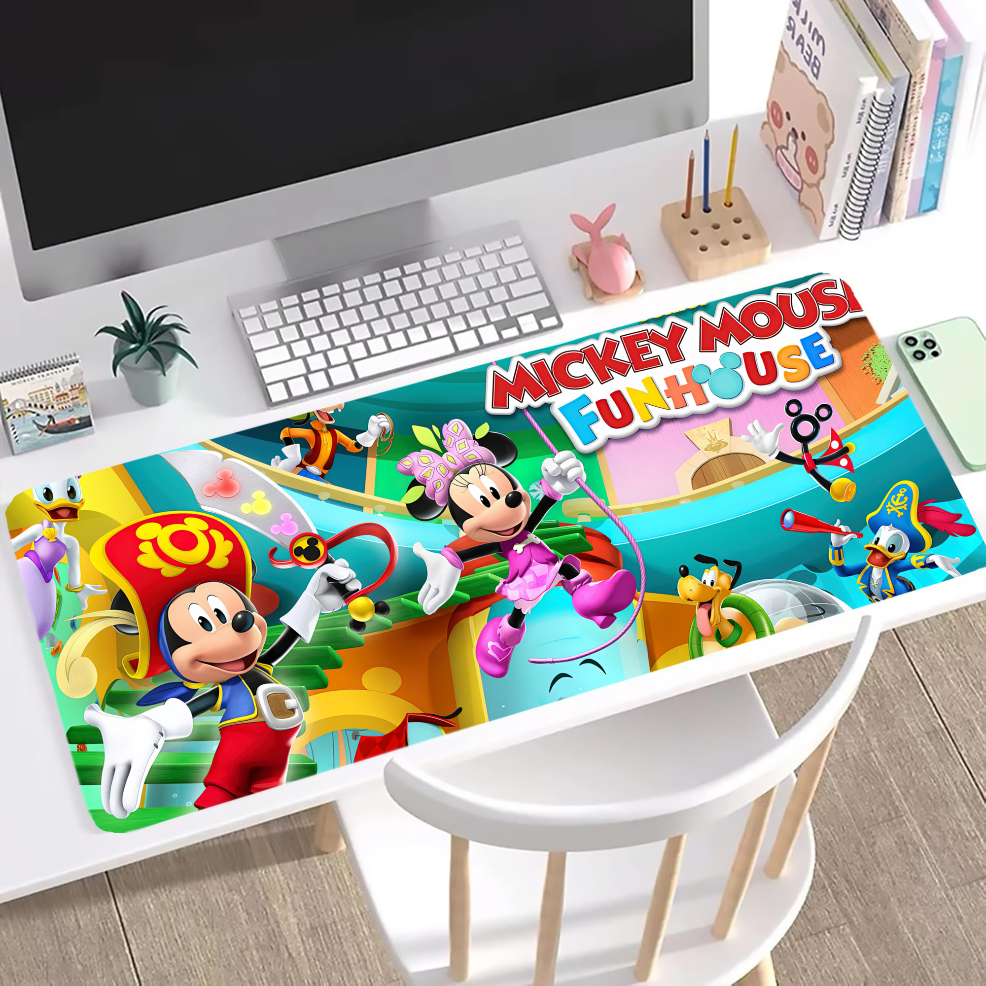 ミッキーマウス Mickey Mouse ステッチ加工 大判デスクマット／滑り止めマウスパッド