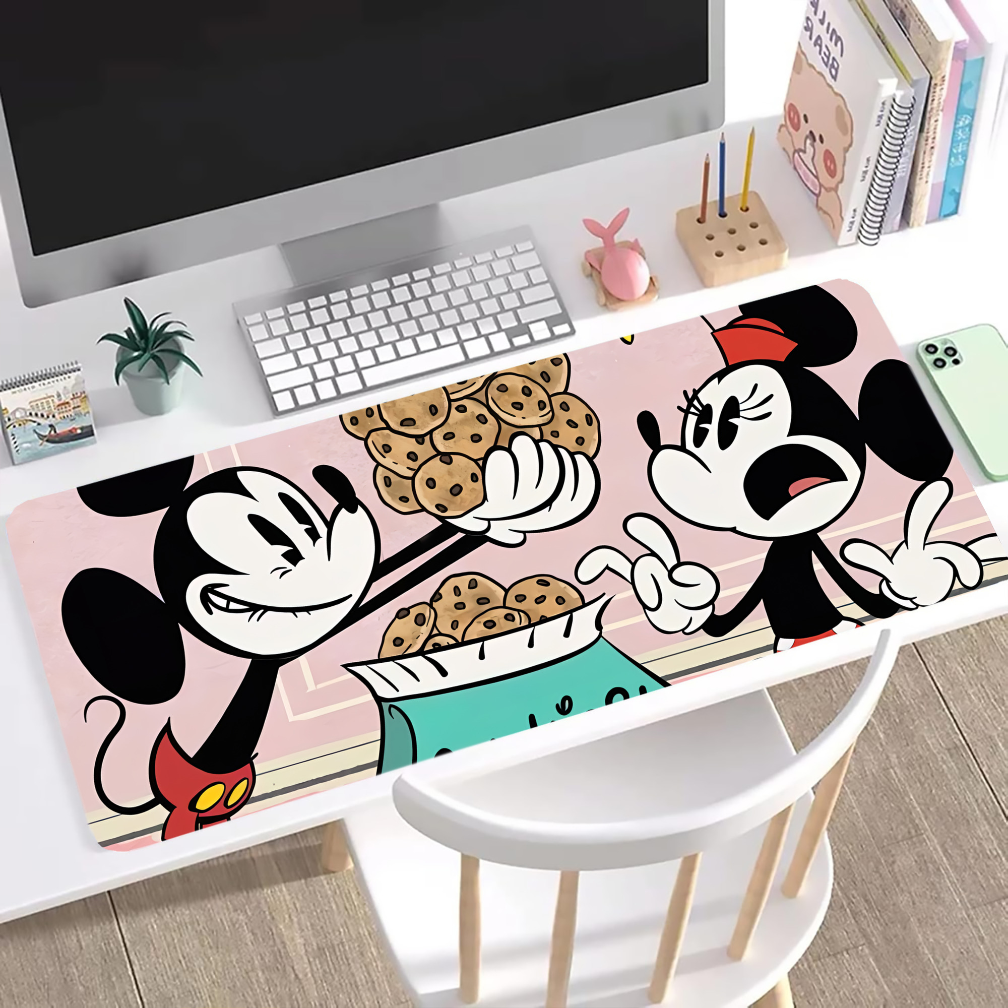 ミッキーマウス Mickey Mouse ステッチ加工 大判デスクマット／滑り止めマウスパッド