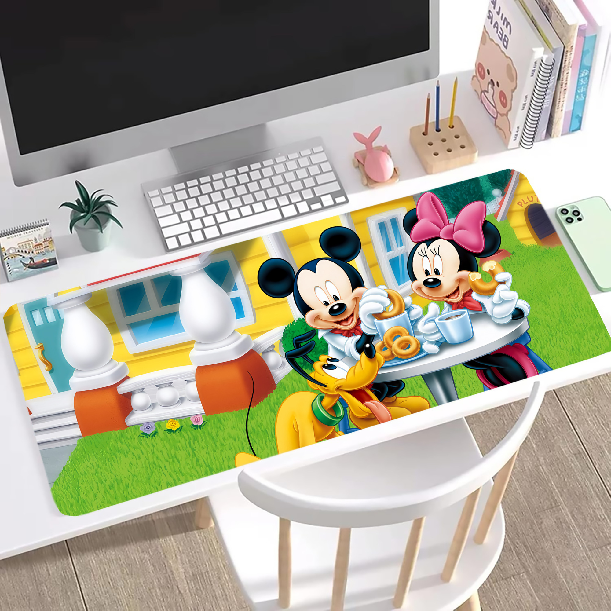 ミッキーマウス Mickey Mouse ステッチ加工 大判デスクマット／滑り止めマウスパッド