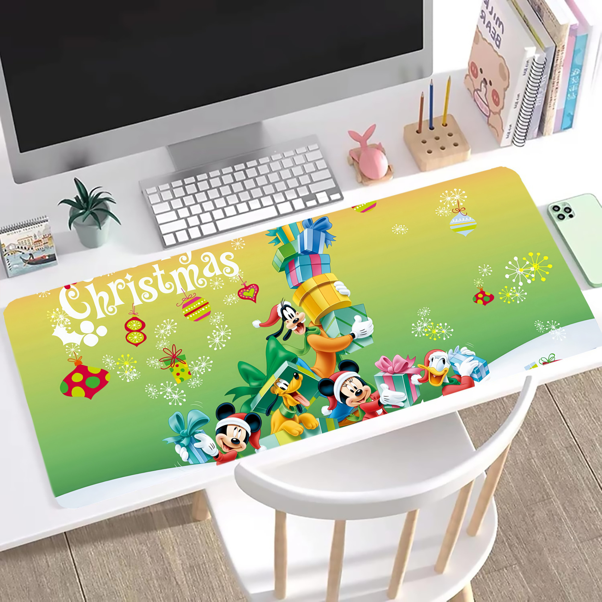 ミッキーマウス Mickey Mouse ステッチ加工 大判デスクマット／滑り止めマウスパッド