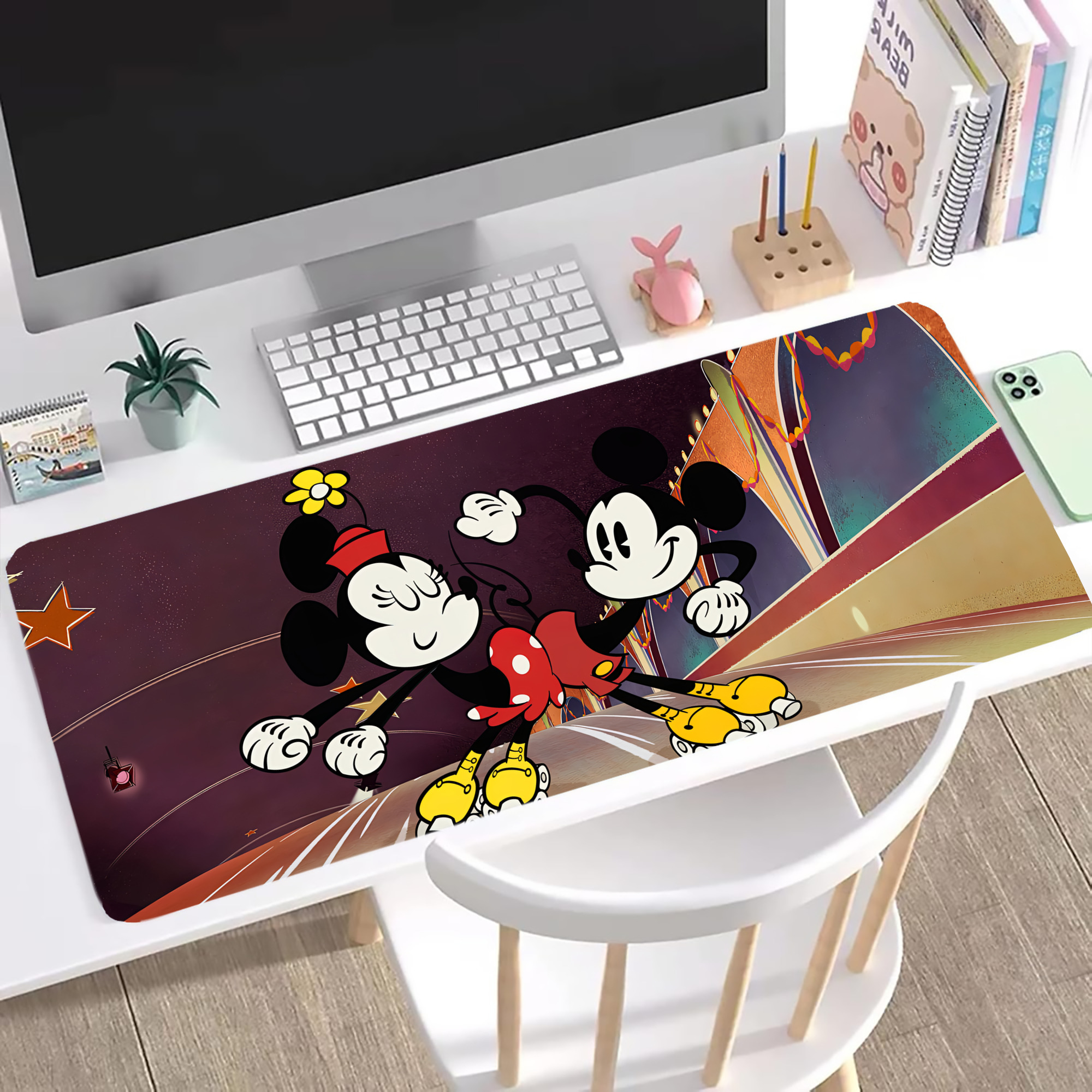 ミッキーマウス Mickey Mouse ステッチ加工 大判デスクマット／滑り止めマウスパッド