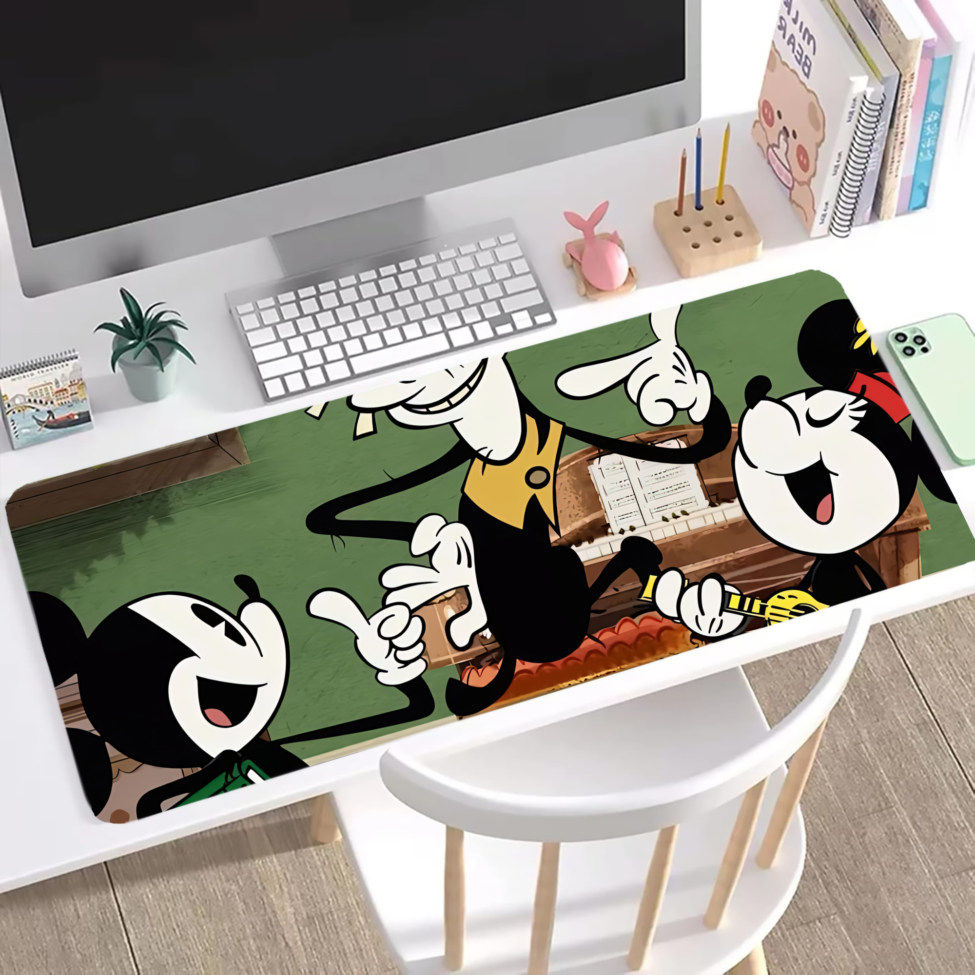 ミッキーマウス Mickey Mouse ステッチ加工 大判デスクマット／滑り止めマウスパッド
