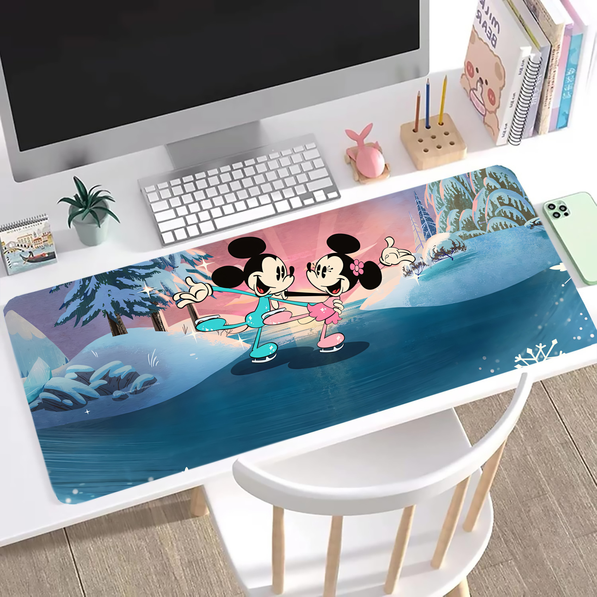 ミッキーマウス Mickey Mouse ステッチ加工 大判デスクマット／滑り止めマウスパッド