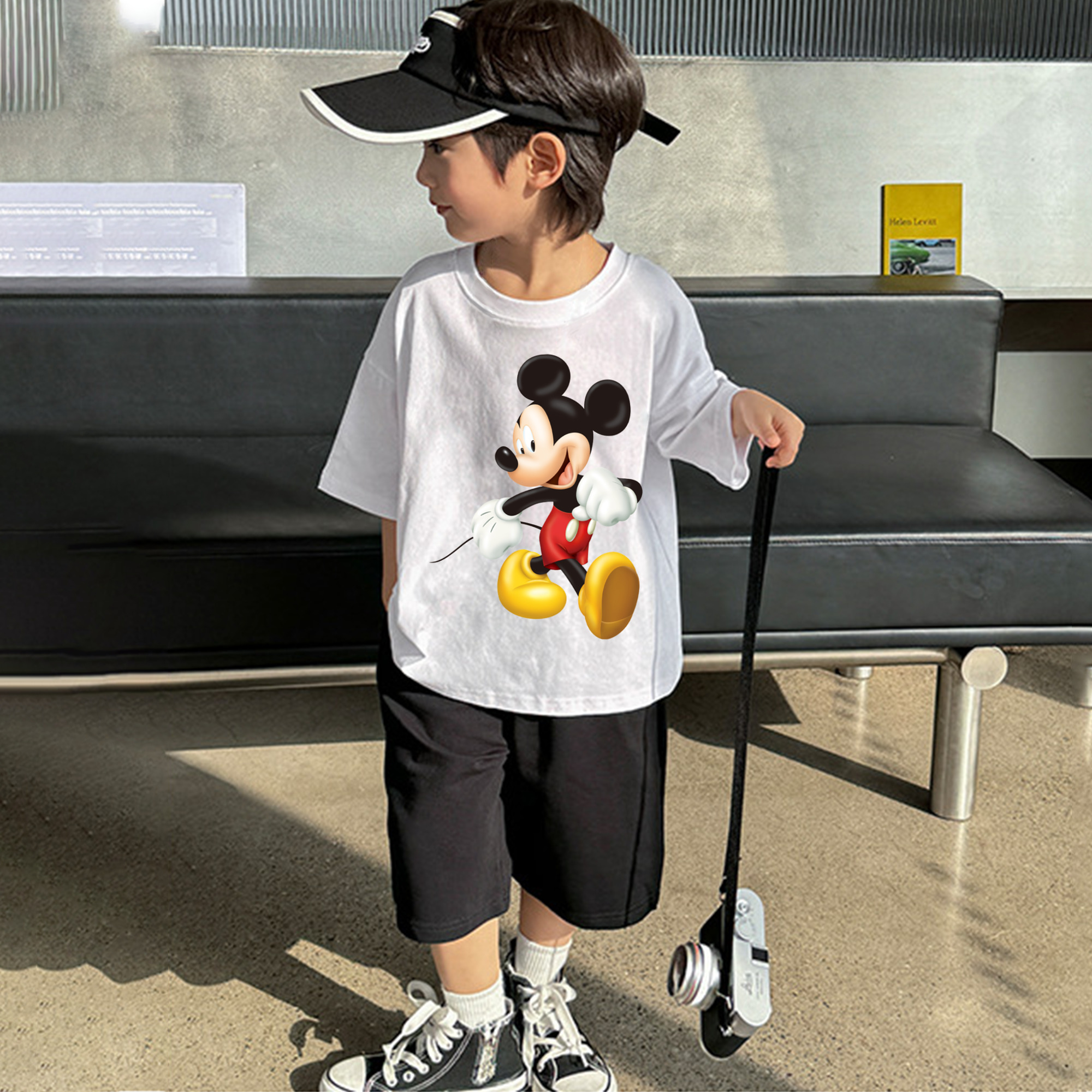 ミッキーマウス Mickey Mouse 綿100％キッズTシャツ（フロントプリント）