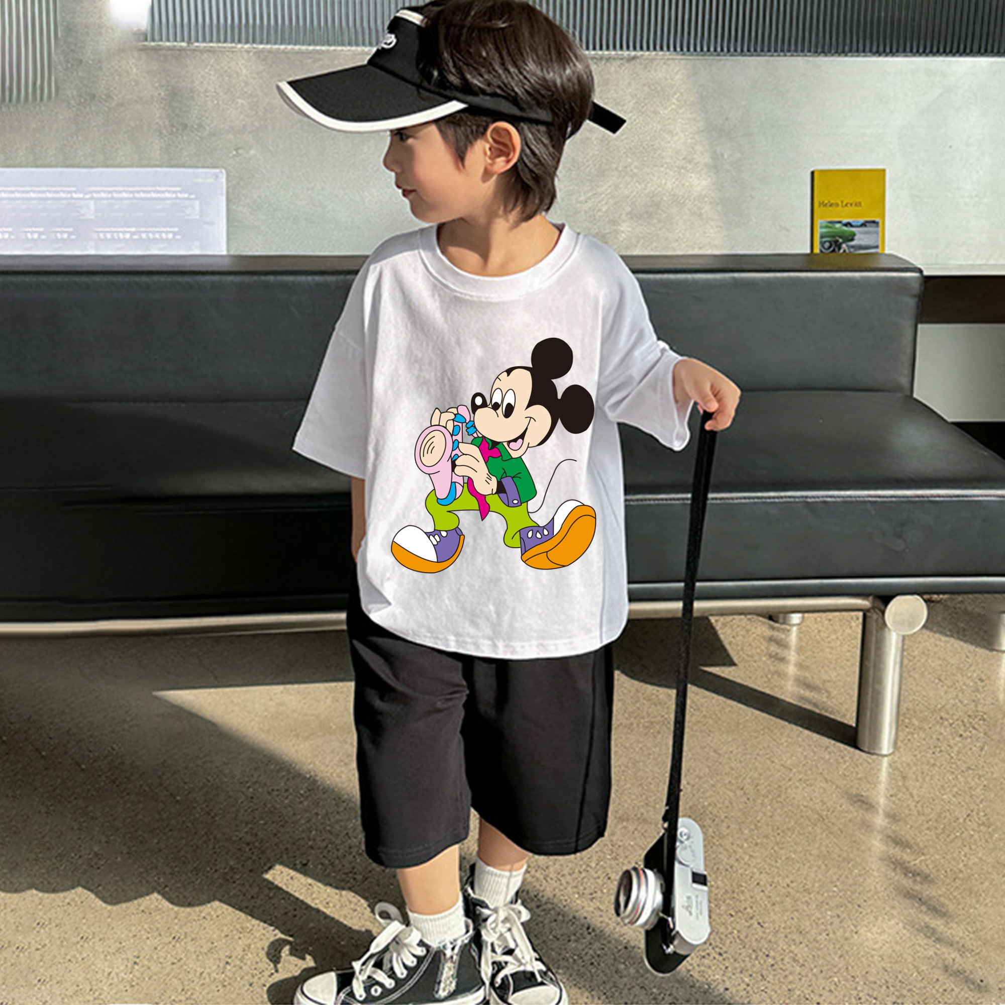 ミッキーマウス Mickey Mouse 綿100％キッズTシャツ（フロントプリント）