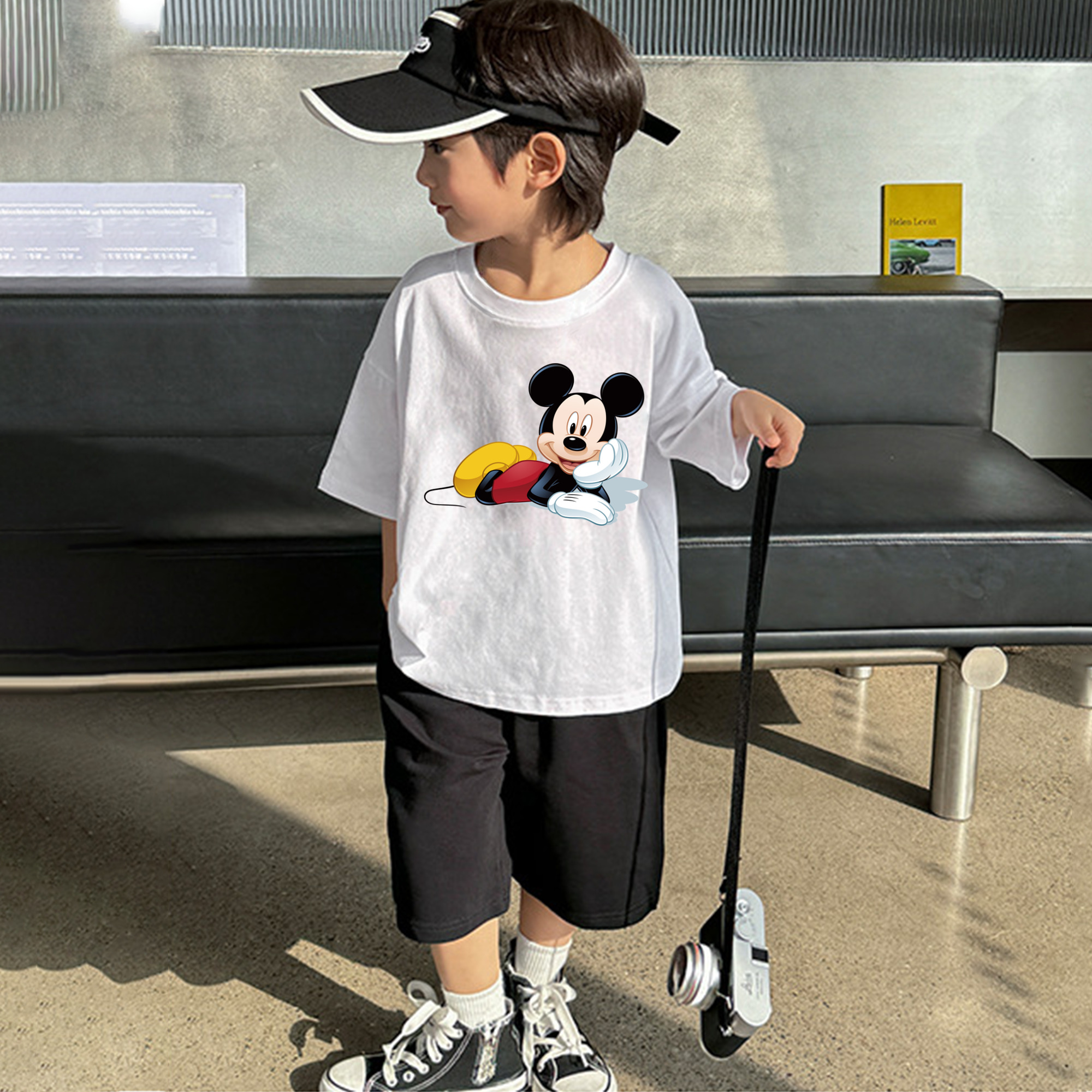 ミッキーマウス Mickey Mouse 綿100％キッズTシャツ（フロントプリント）