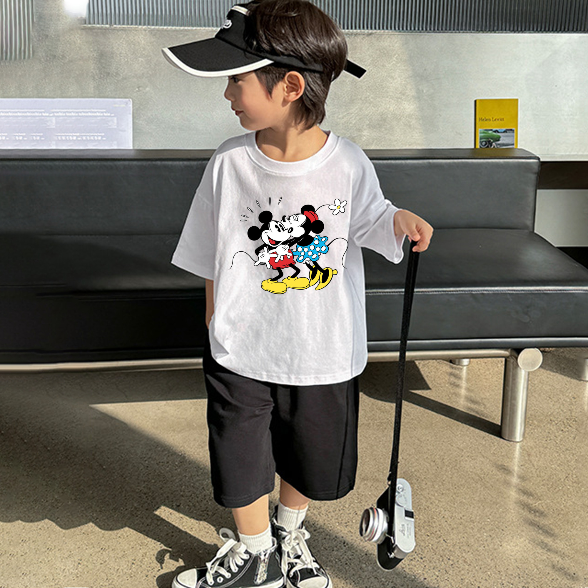 ミッキーマウス Mickey Mouse 綿100％キッズTシャツ（フロントプリント）