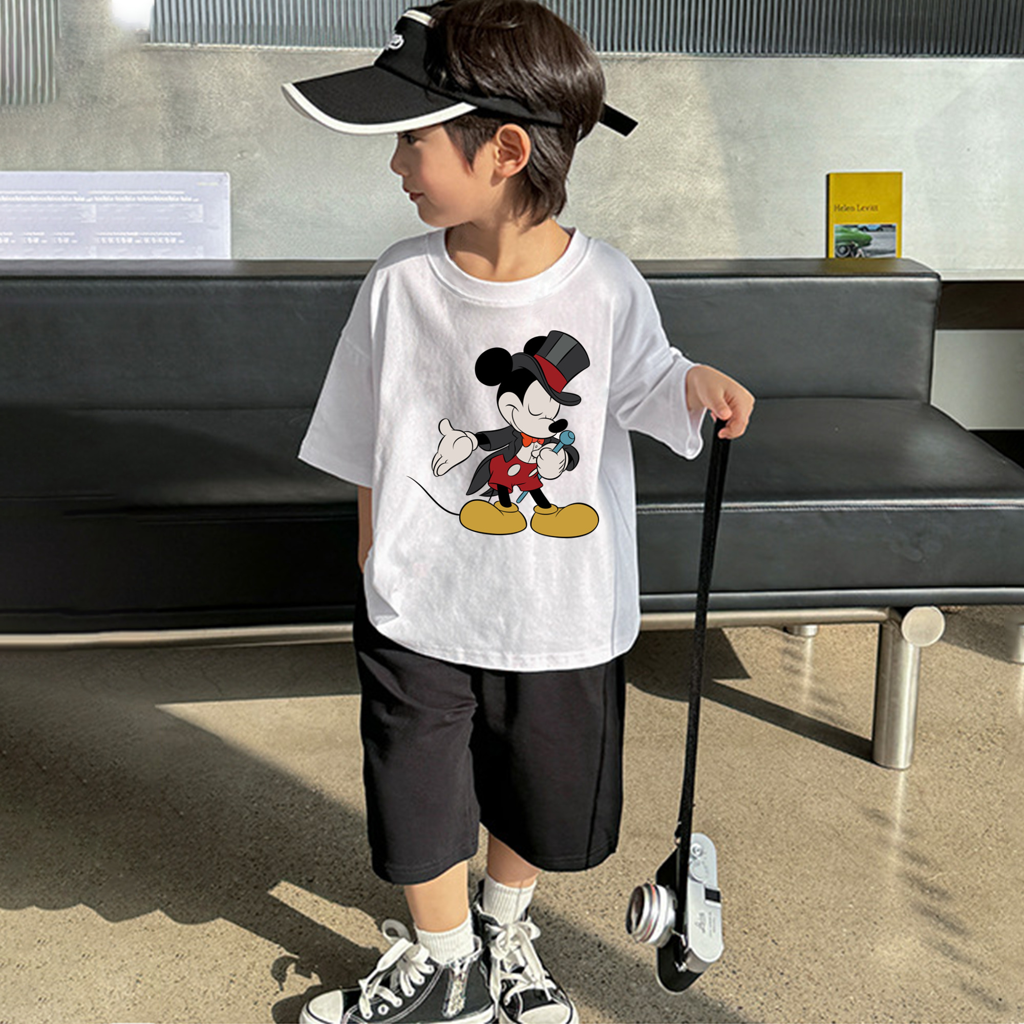 ミッキーマウス Mickey Mouse 綿100％キッズTシャツ（フロントプリント）