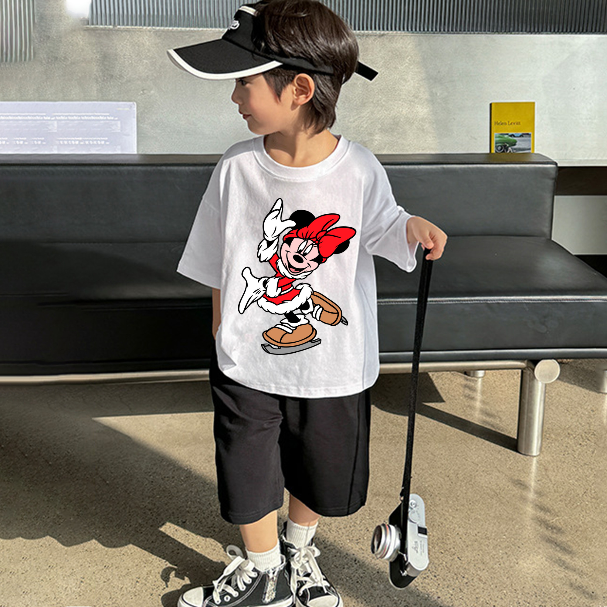 ミッキーマウス Mickey Mouse 綿100％キッズTシャツ（フロントプリント）