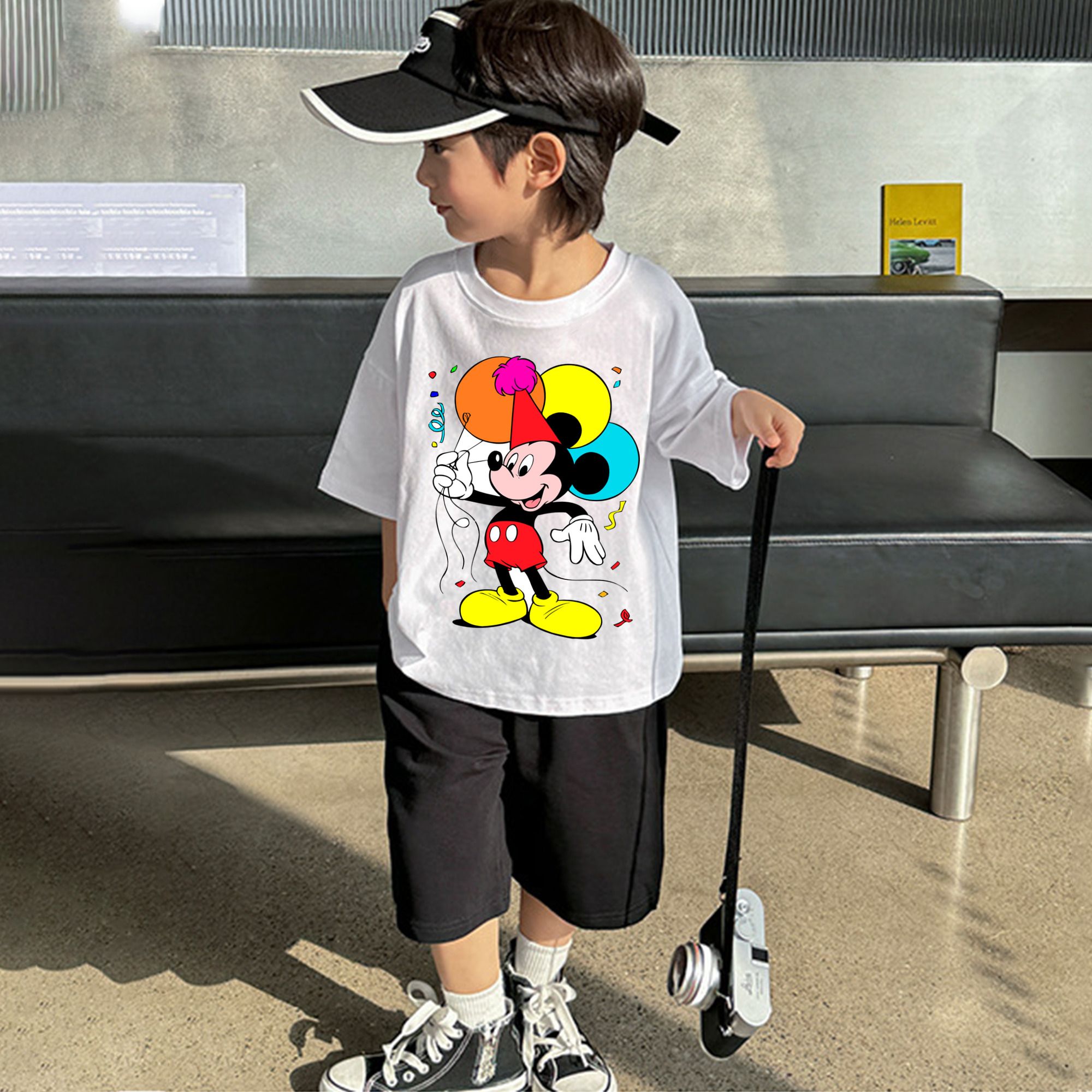 ミッキーマウス Mickey Mouse 綿100％キッズTシャツ（フロントプリント）