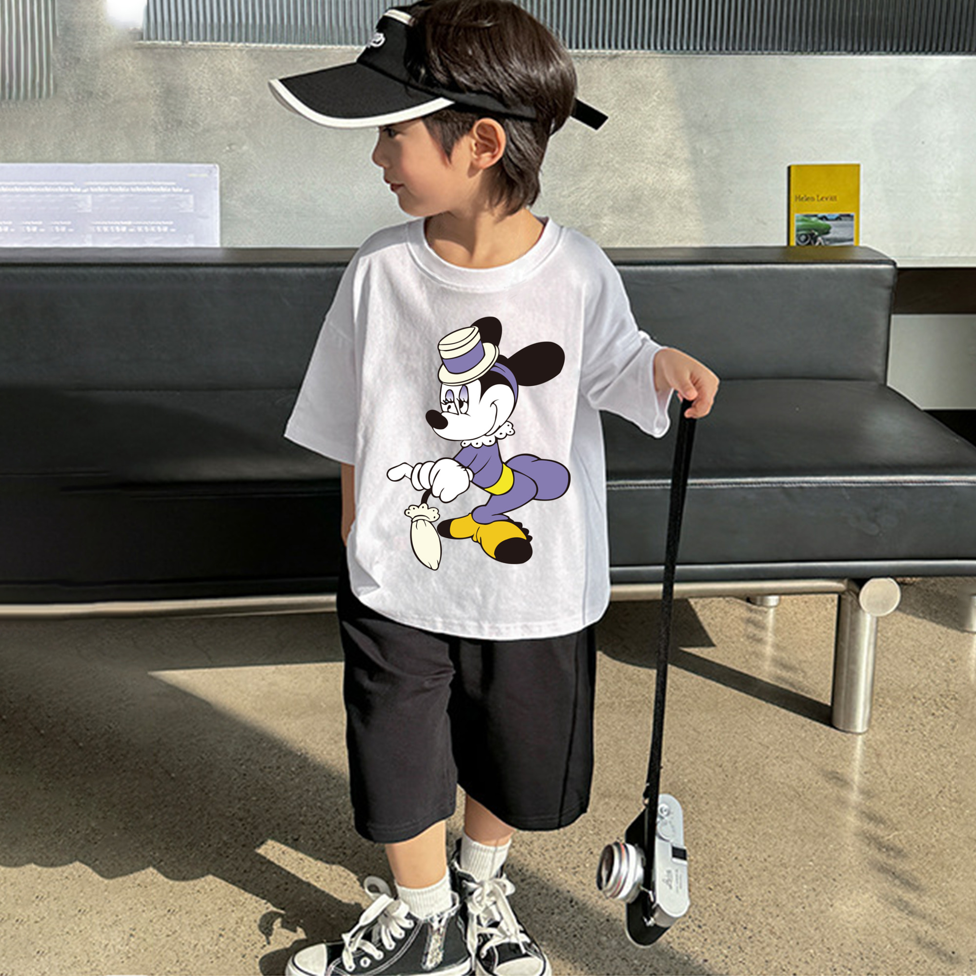 ミッキーマウス Mickey Mouse 綿100％キッズTシャツ（フロントプリント）