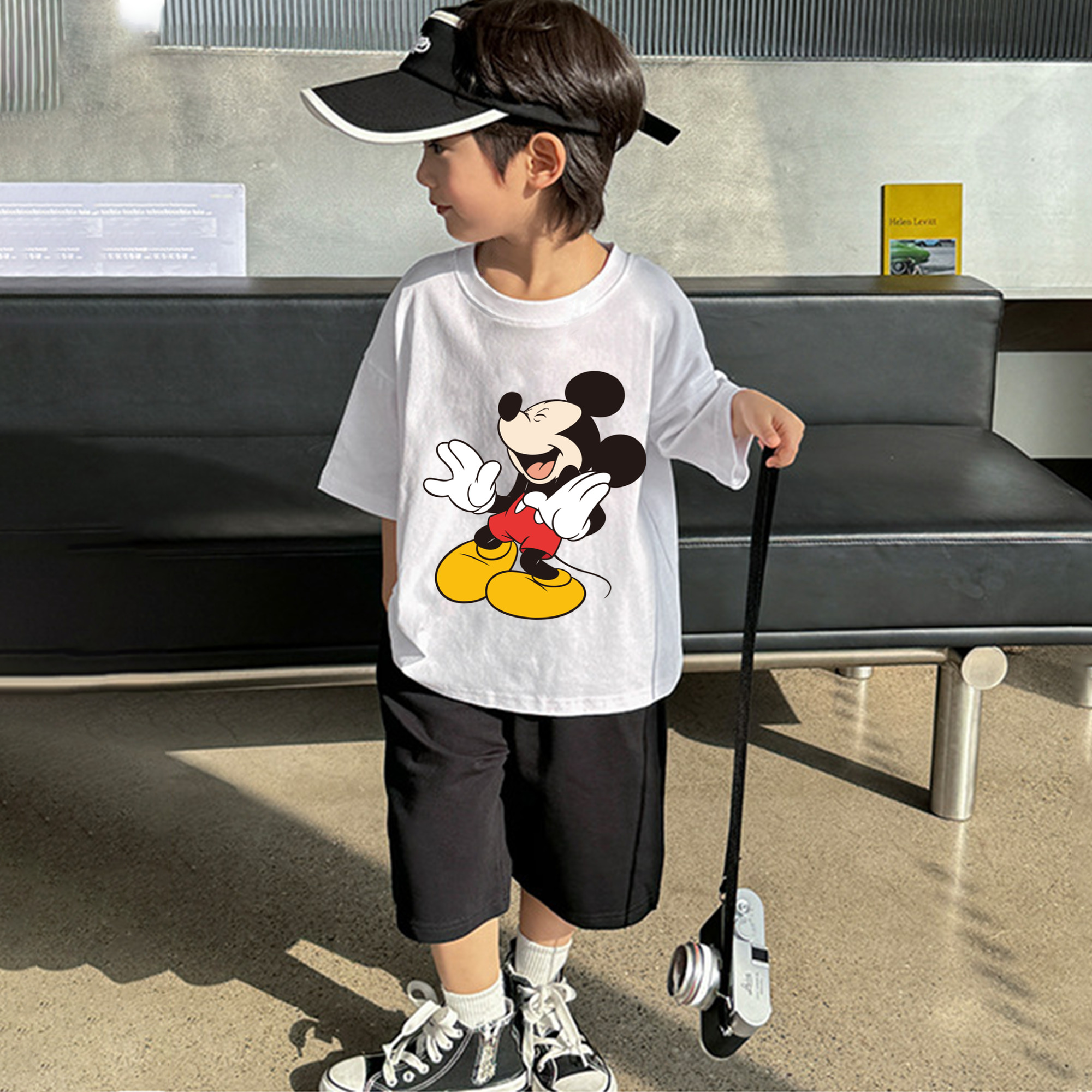 ミッキーマウス Mickey Mouse 綿100％キッズTシャツ（フロントプリント）