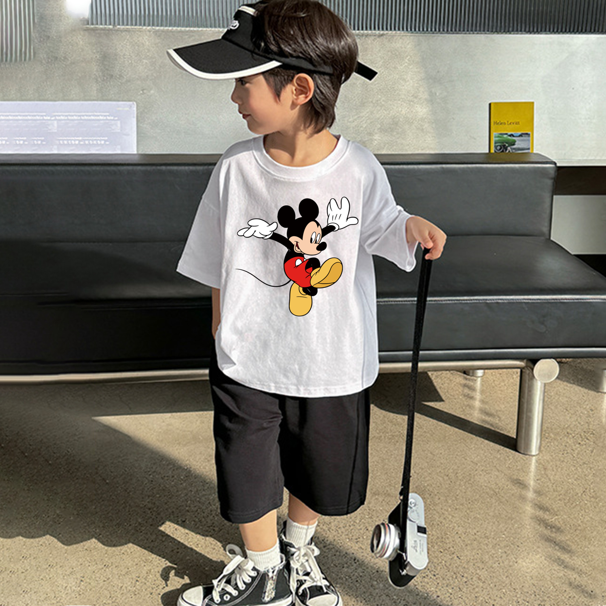 ミッキーマウス Mickey Mouse 綿100％キッズTシャツ（フロントプリント）