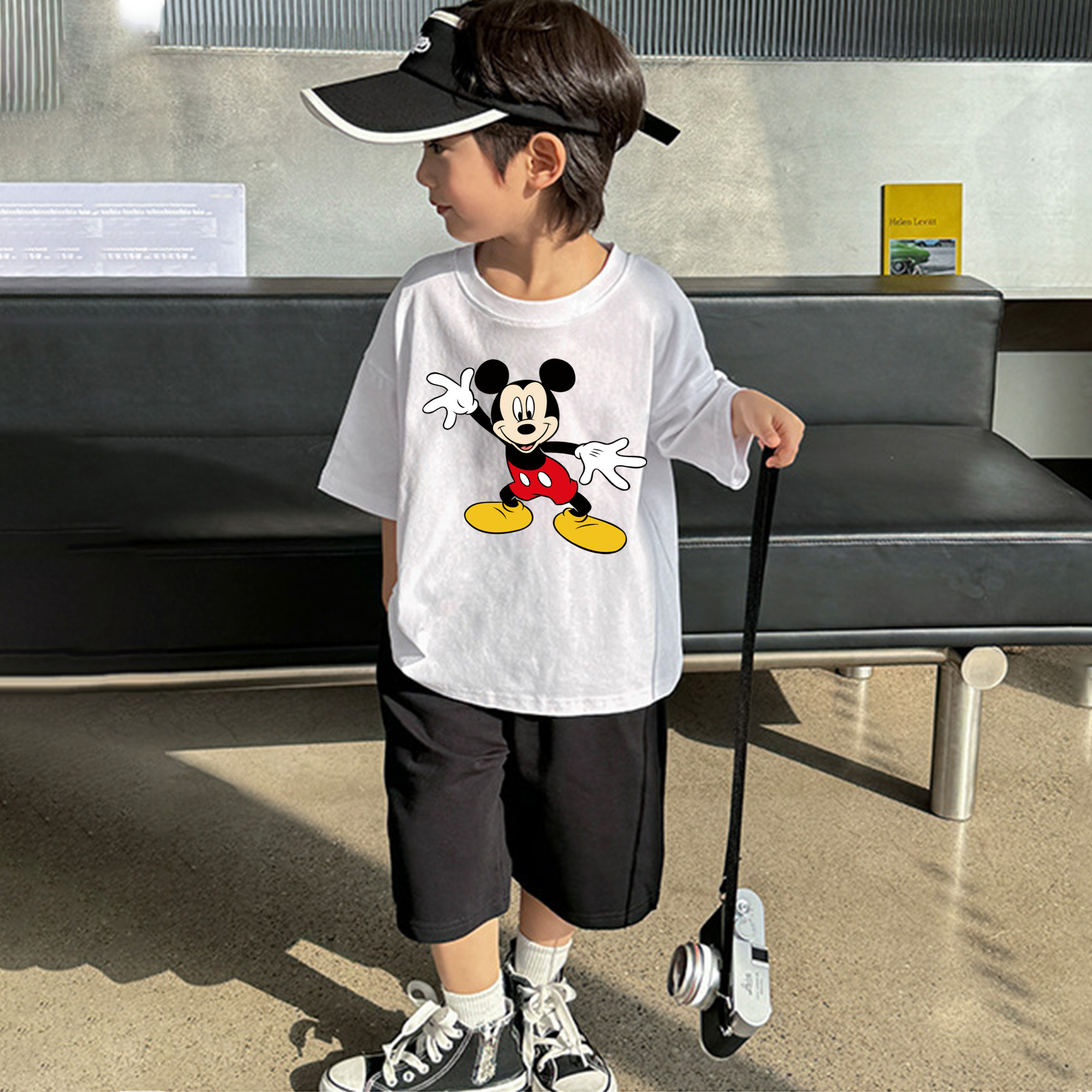 ミッキーマウス Mickey Mouse 綿100％キッズTシャツ（フロントプリント）