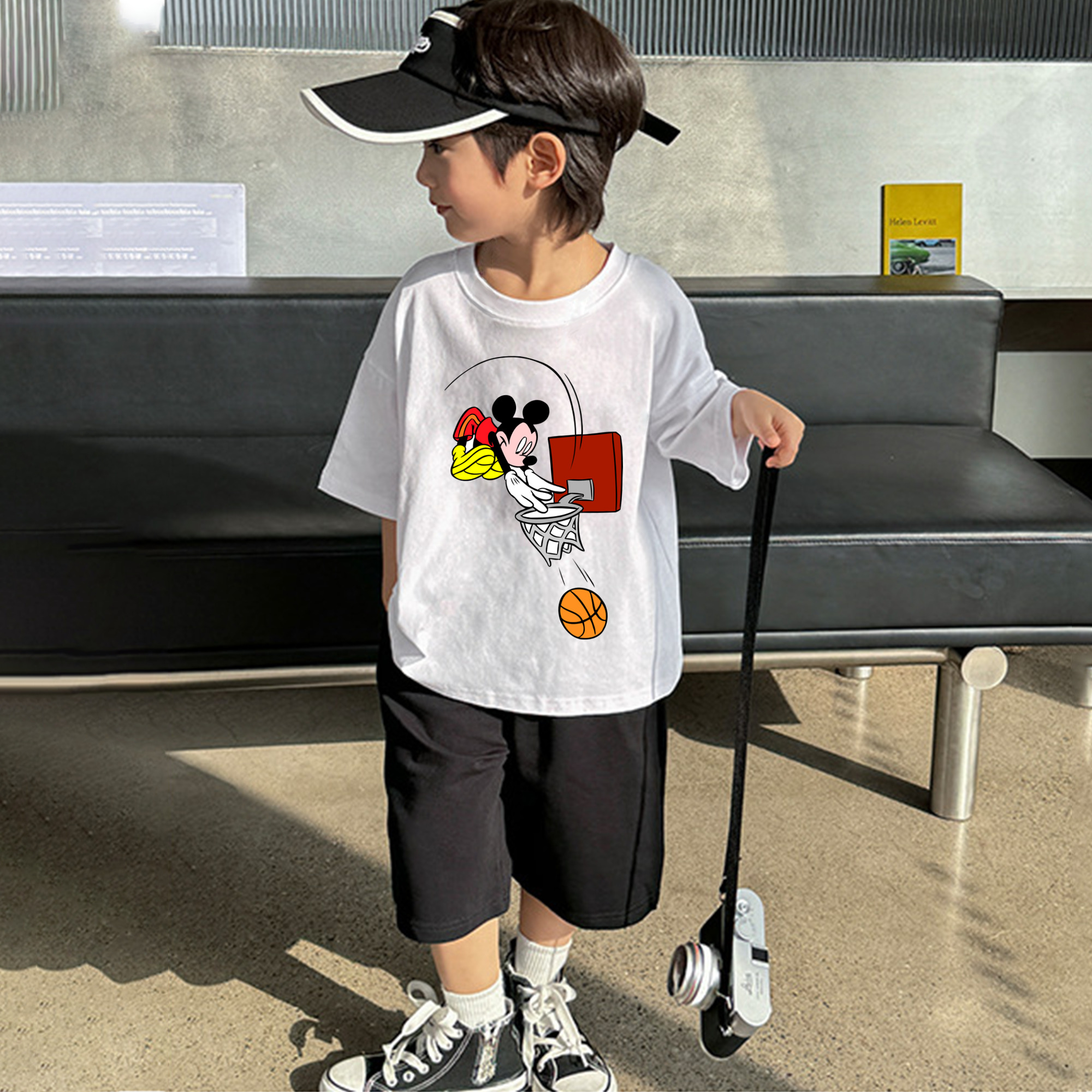 ミッキーマウス Mickey Mouse 綿100％キッズTシャツ（フロントプリント）