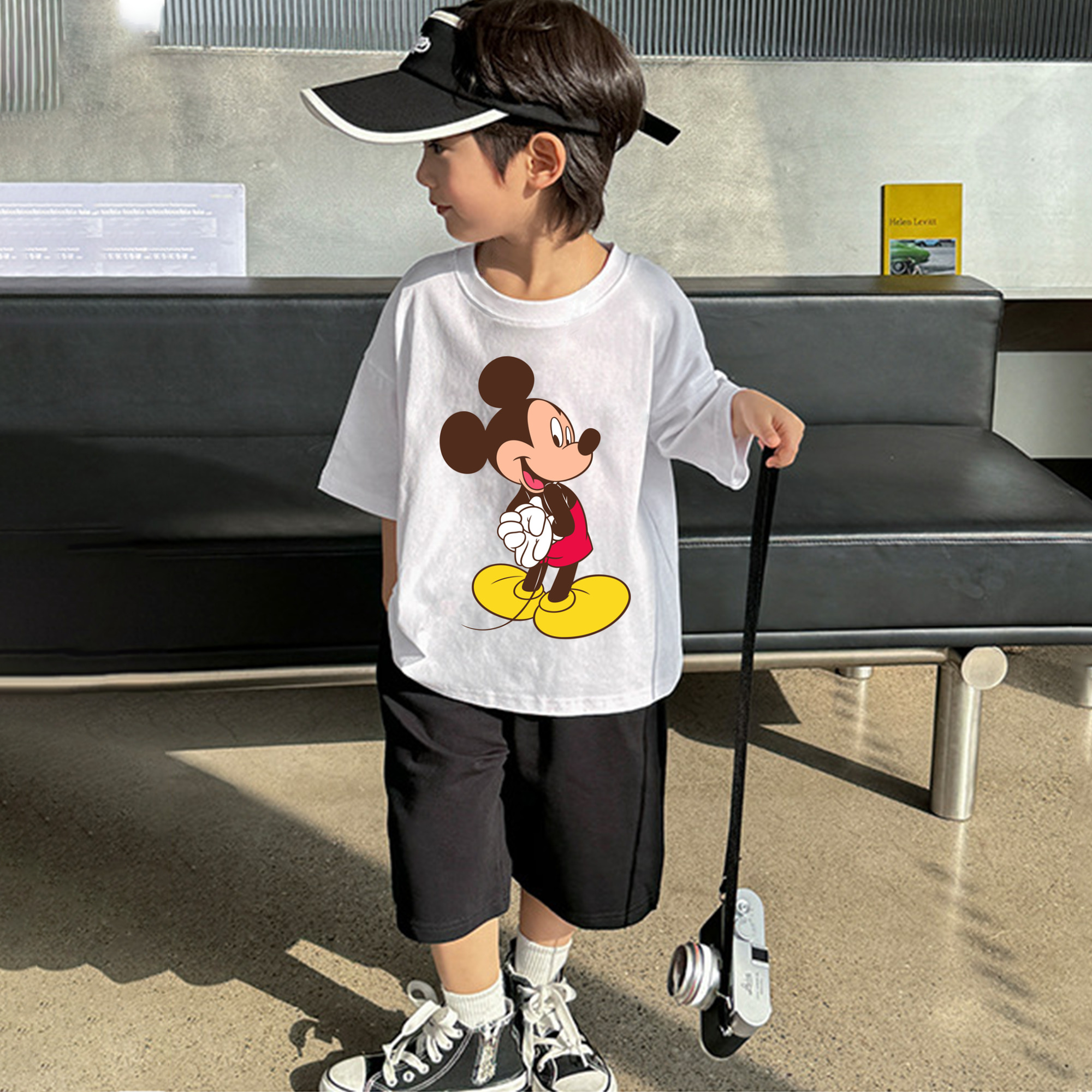 ミッキーマウス Mickey Mouse 綿100％キッズTシャツ（フロントプリント）