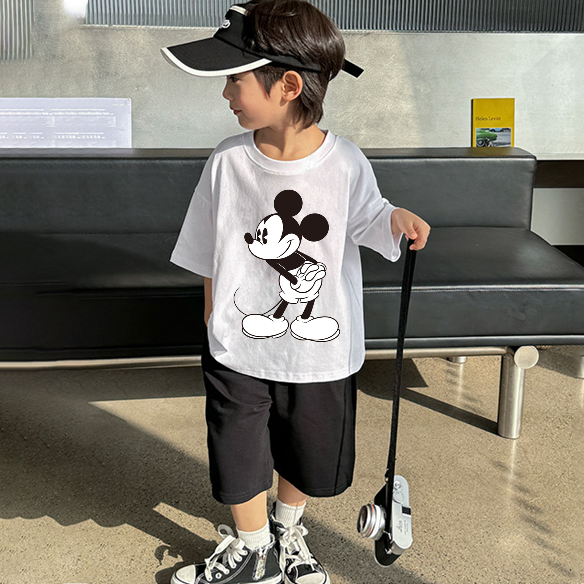 ミッキーマウス Mickey Mouse 綿100％キッズTシャツ（フロントプリント）