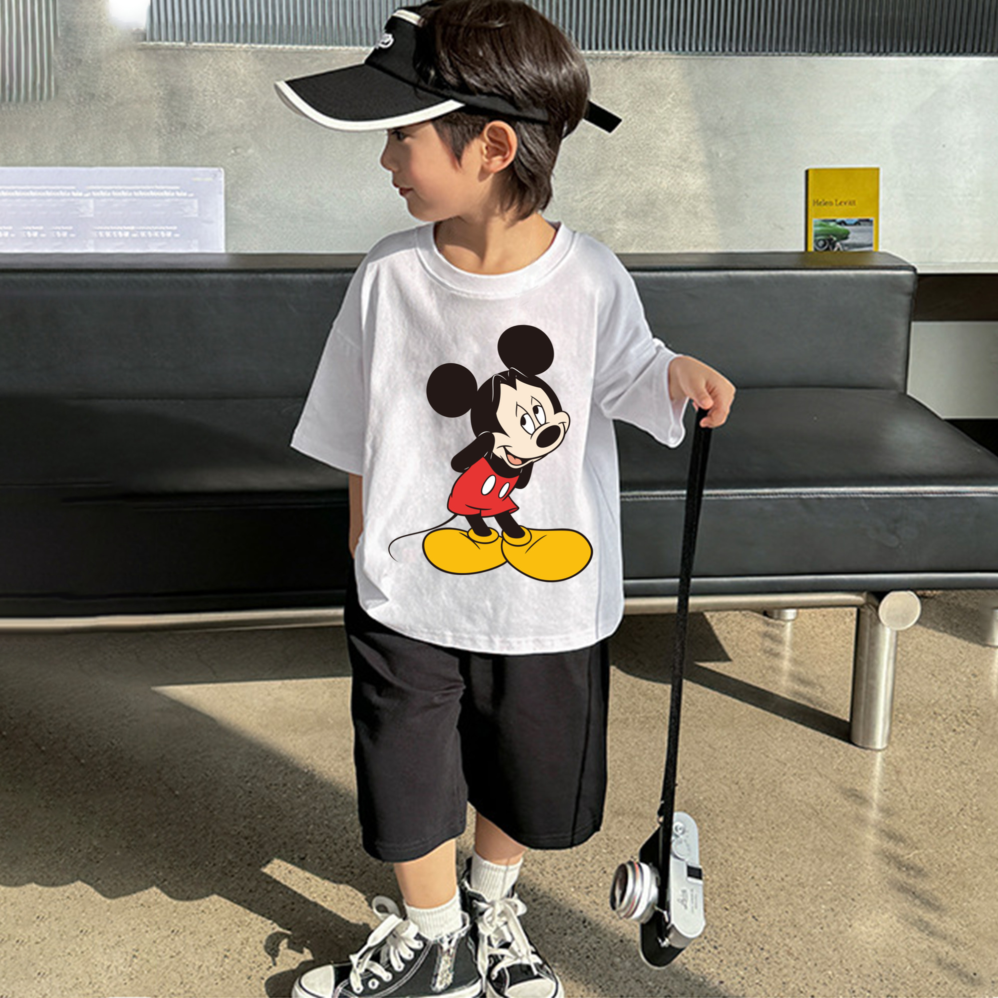 ミッキーマウス Mickey Mouse 綿100％キッズTシャツ（フロントプリント）