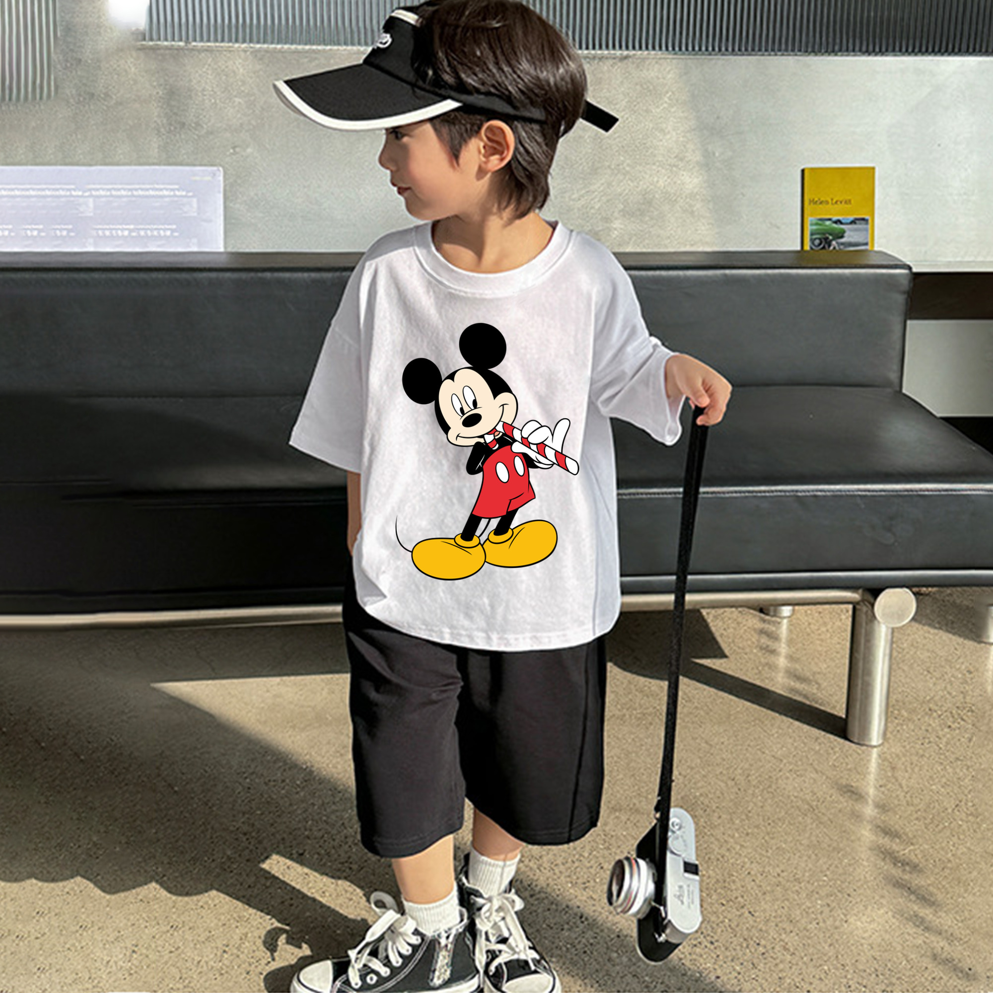 ミッキーマウス Mickey Mouse 綿100％キッズTシャツ（フロントプリント）