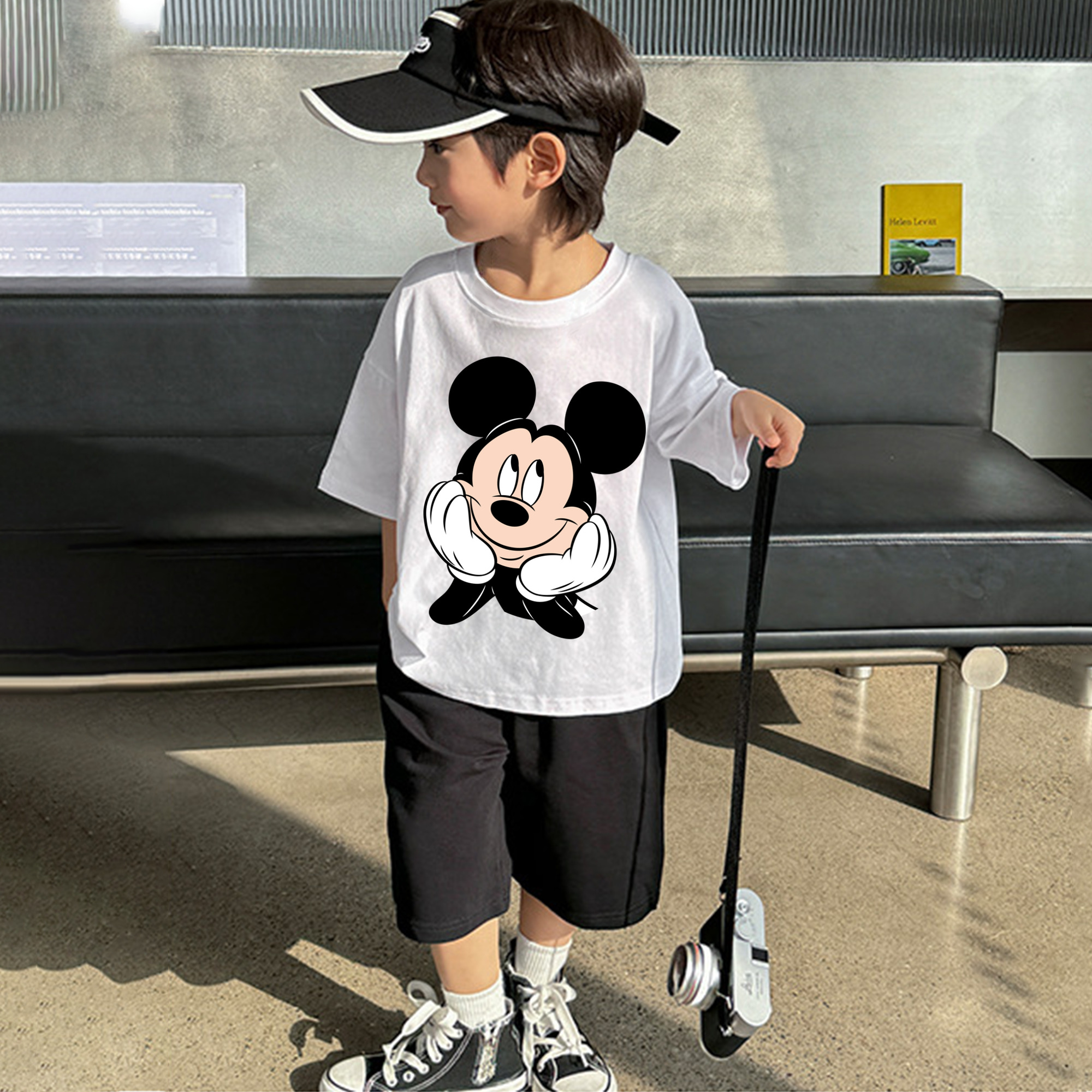 ミッキーマウス Mickey Mouse 綿100％キッズTシャツ（フロントプリント）