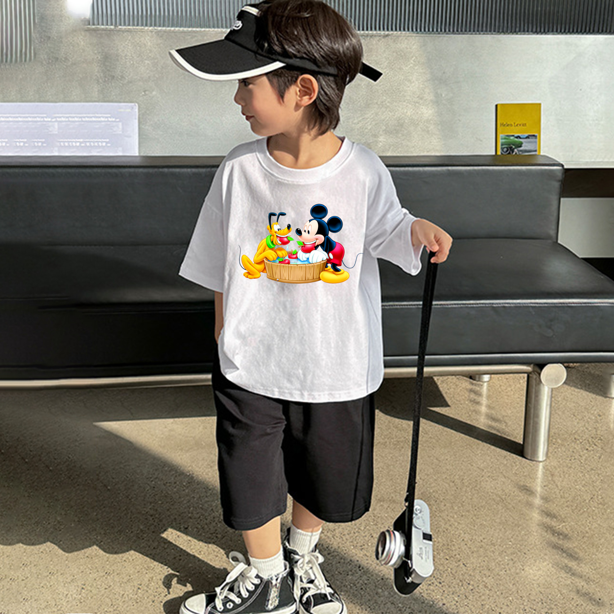 ミッキーマウス Mickey Mouse 綿100％キッズTシャツ（フロントプリント）