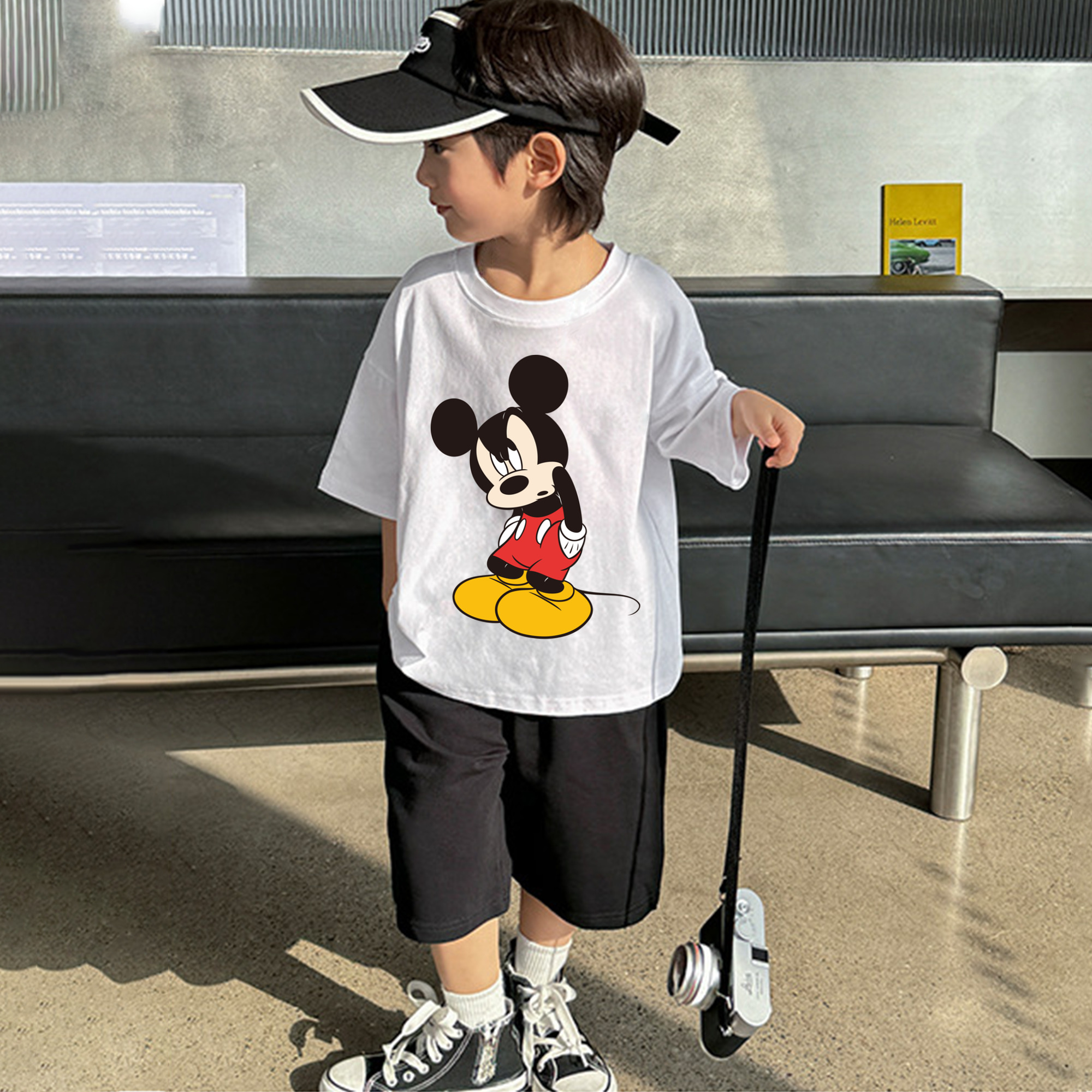 ミッキーマウス Mickey Mouse 綿100％キッズTシャツ（フロントプリント）