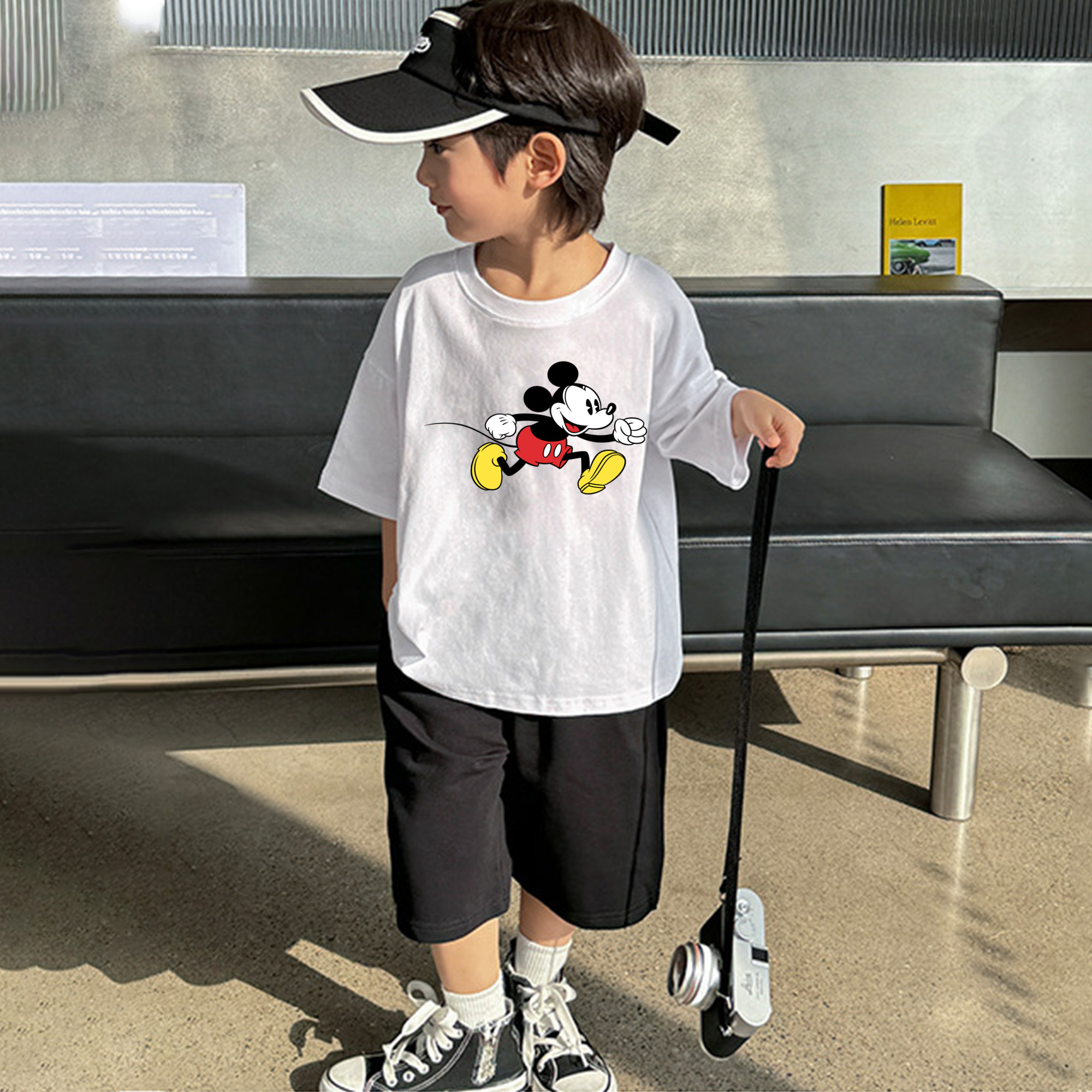 ミッキーマウス Mickey Mouse 綿100％キッズTシャツ（フロントプリント）