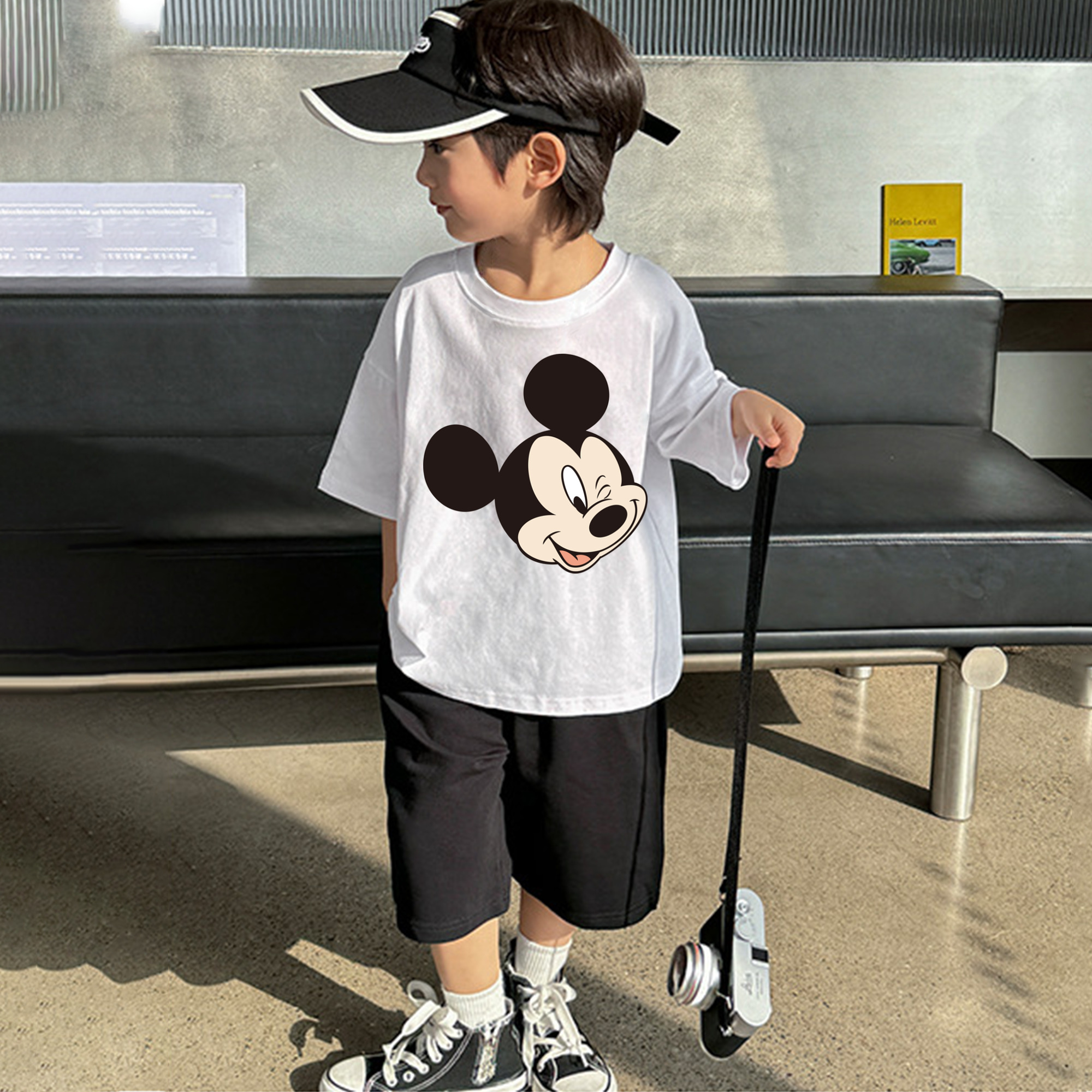 ミッキーマウス Mickey Mouse 綿100％キッズTシャツ（フロントプリント）