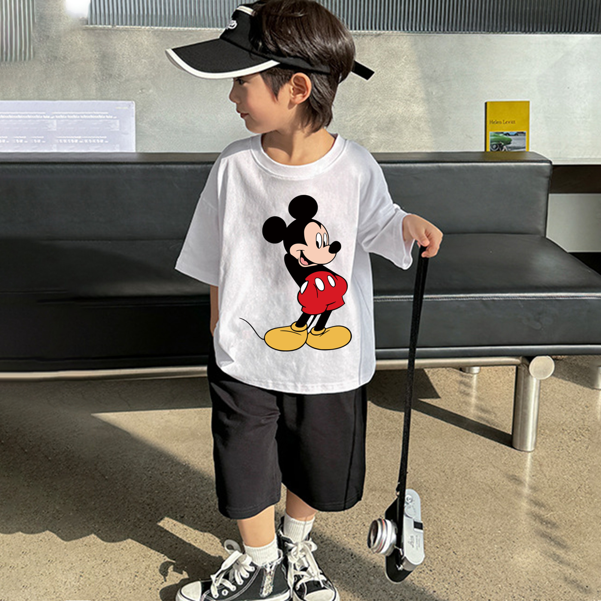 ミッキーマウス Mickey Mouse 綿100％キッズTシャツ（フロントプリント）