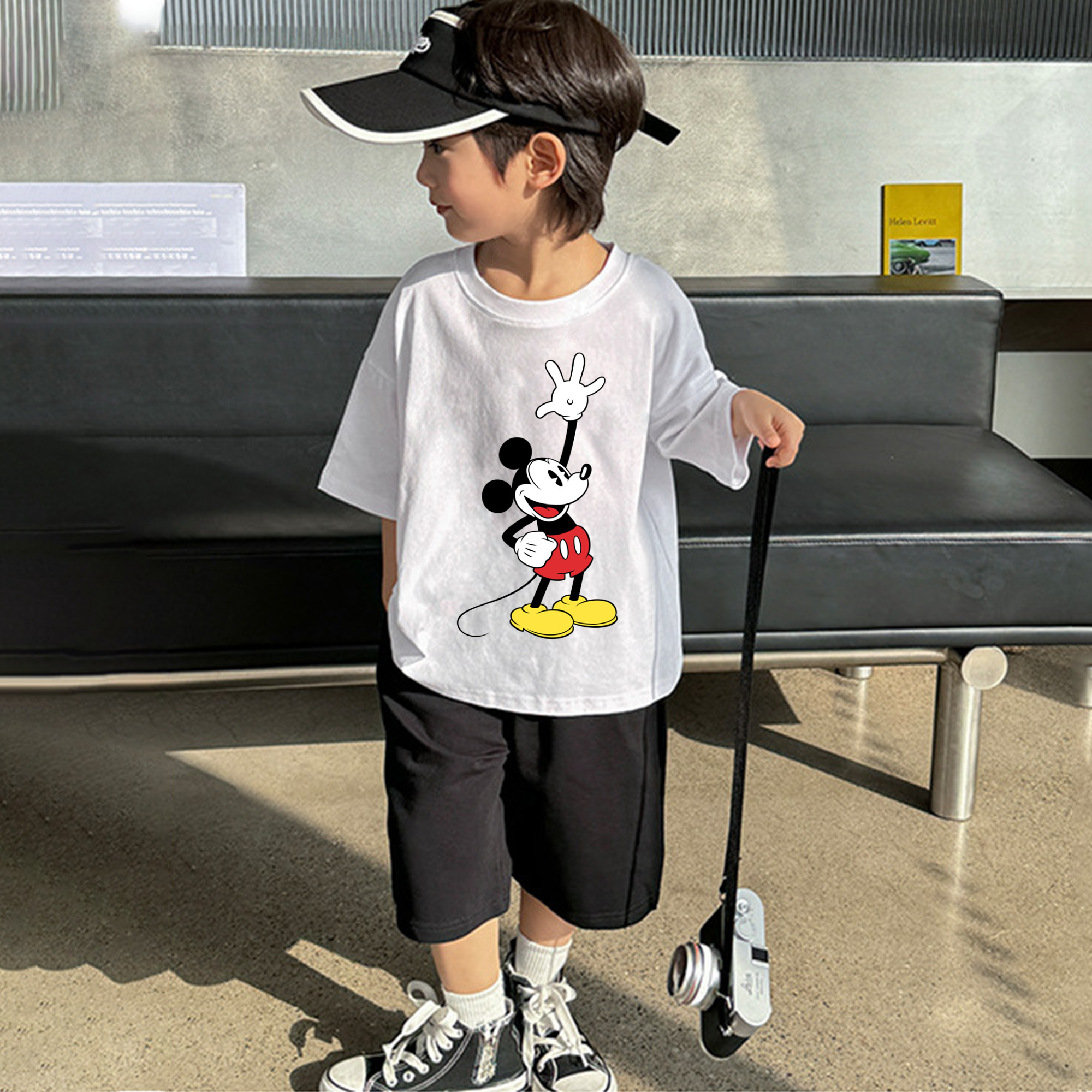 ミッキーマウス Mickey Mouse 綿100％キッズTシャツ（フロントプリント）