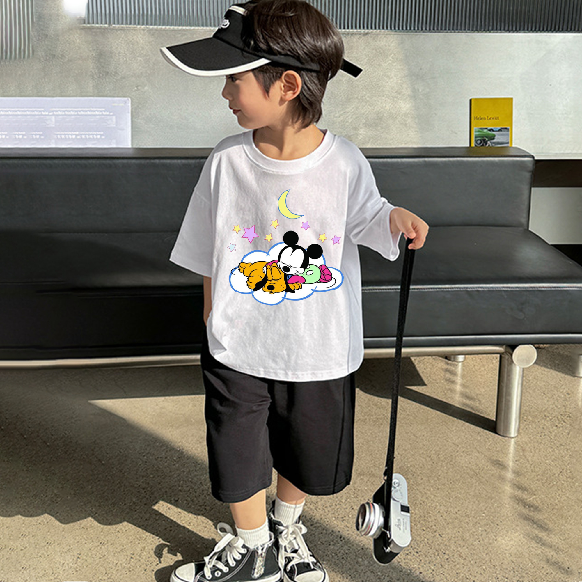 ミッキーマウス Mickey Mouse 綿100％キッズTシャツ（フロントプリント）