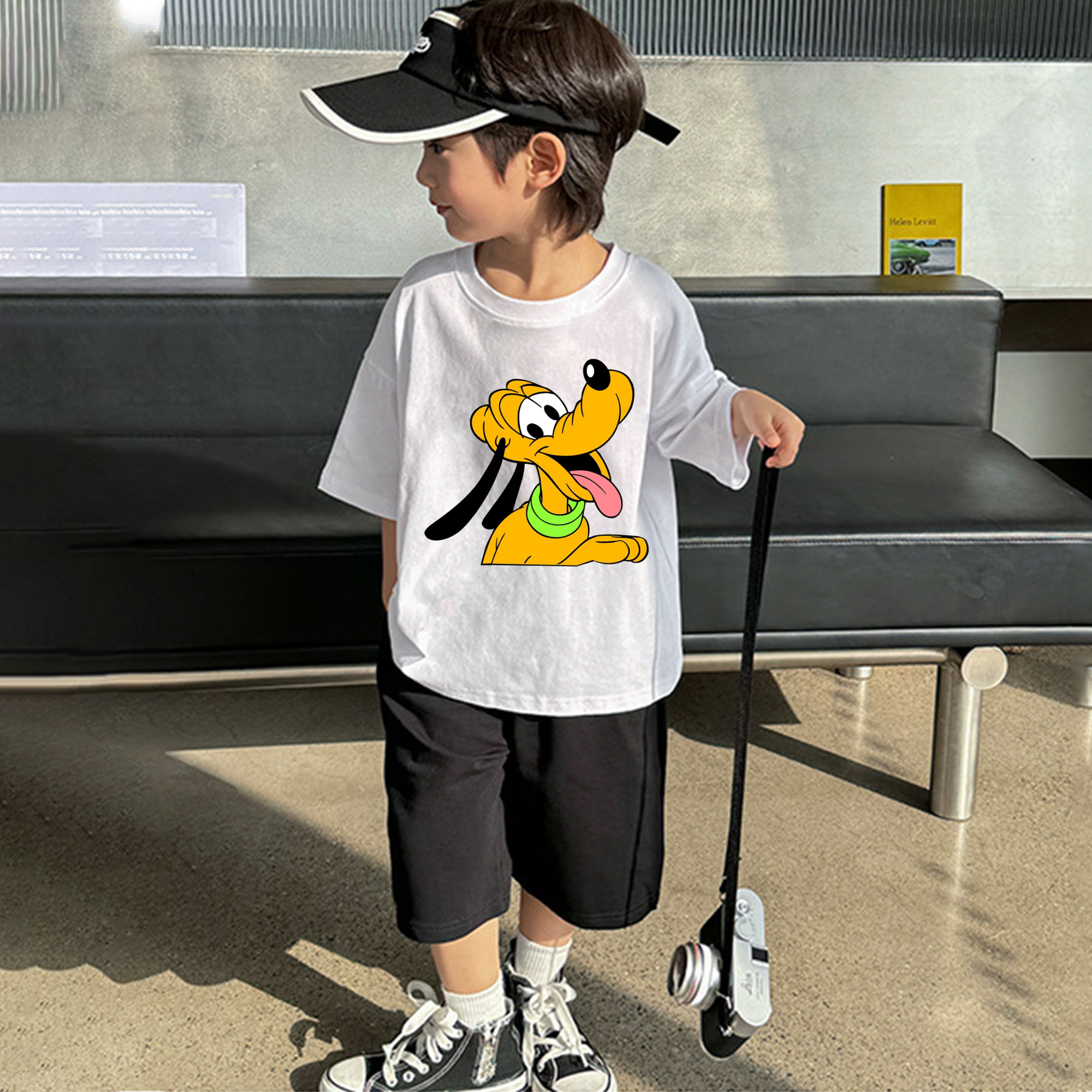 ミッキーマウス Mickey Mouse 綿100％キッズTシャツ（フロントプリント）