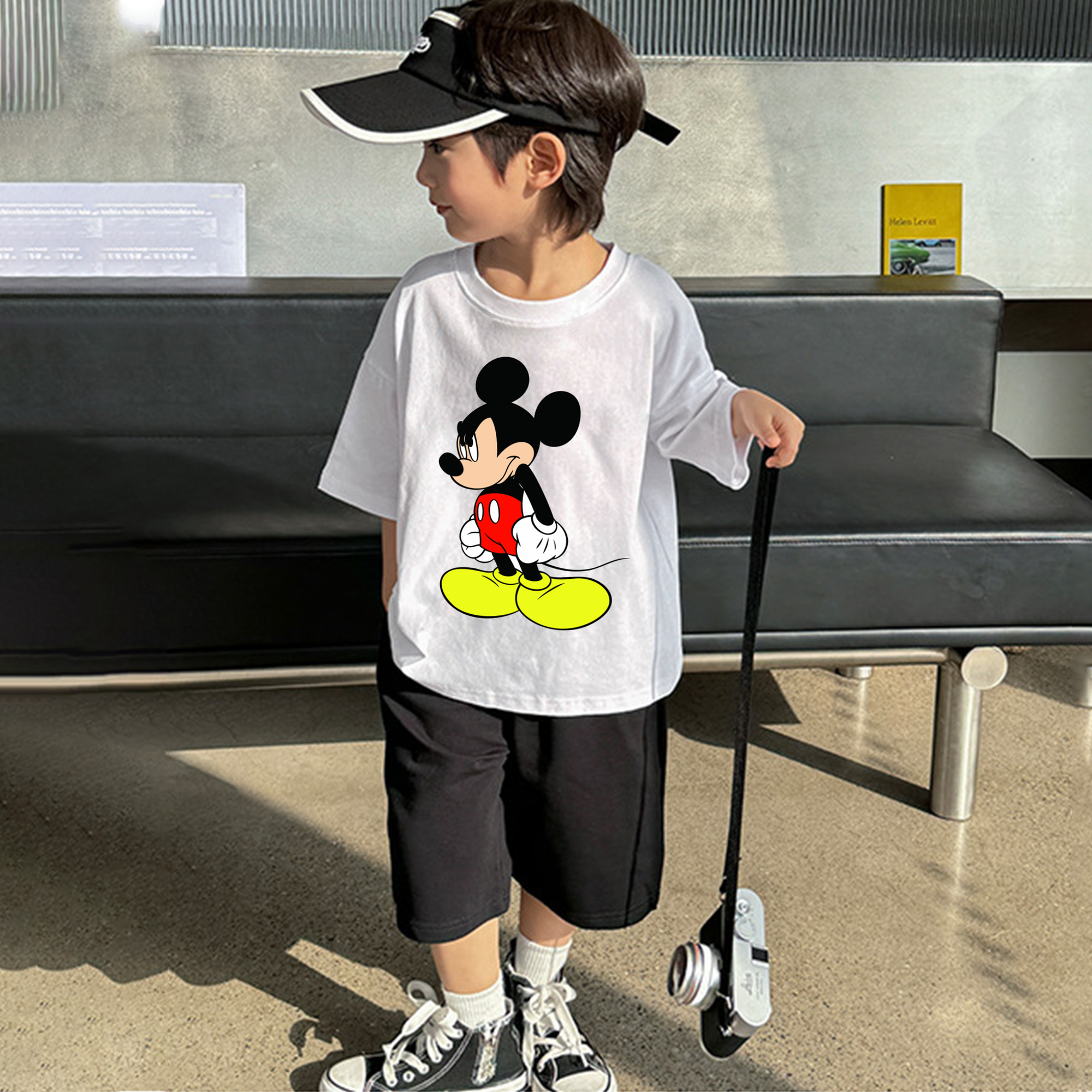 ミッキーマウス Mickey Mouse 綿100％キッズTシャツ（フロントプリント）