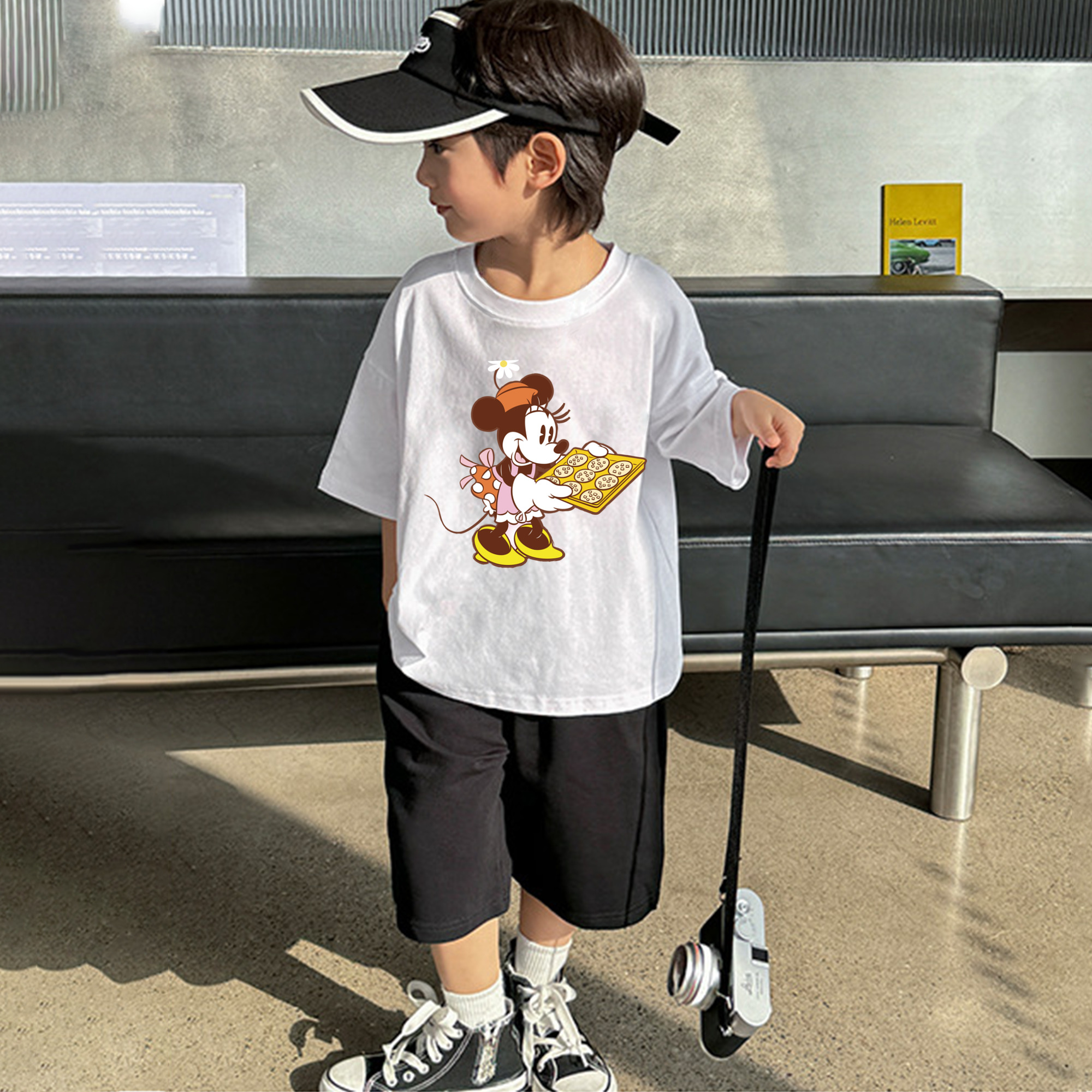 ミッキーマウス Mickey Mouse 綿100％キッズTシャツ（フロントプリント）