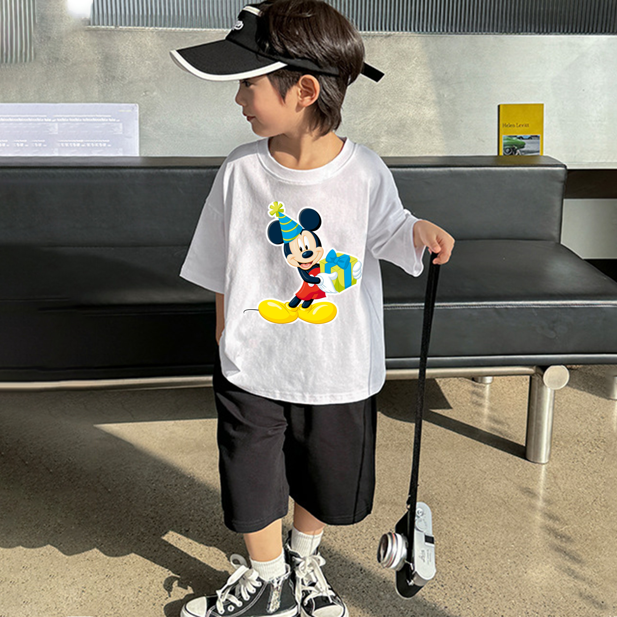 ミッキーマウス Mickey Mouse 綿100％キッズTシャツ（フロントプリント）