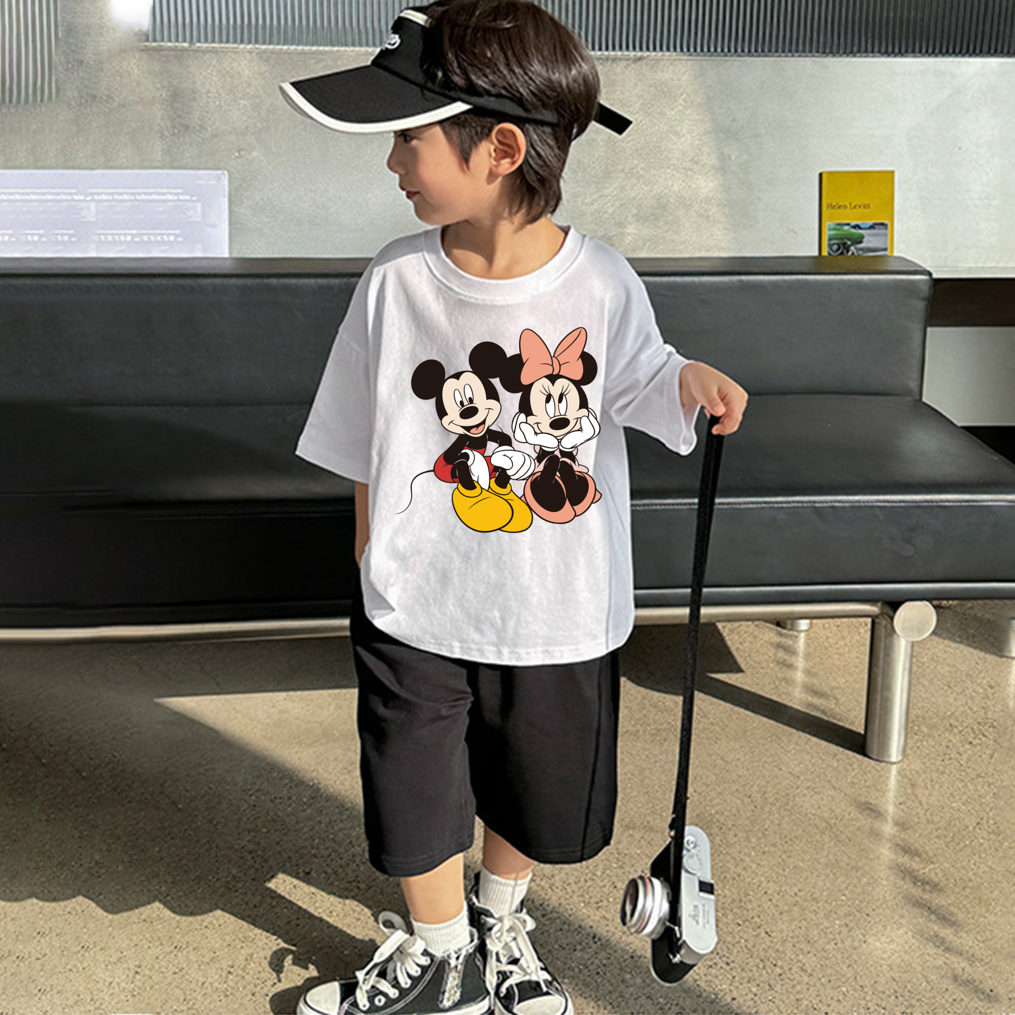 ミッキーマウス Mickey Mouse 綿100％キッズTシャツ（フロントプリント）