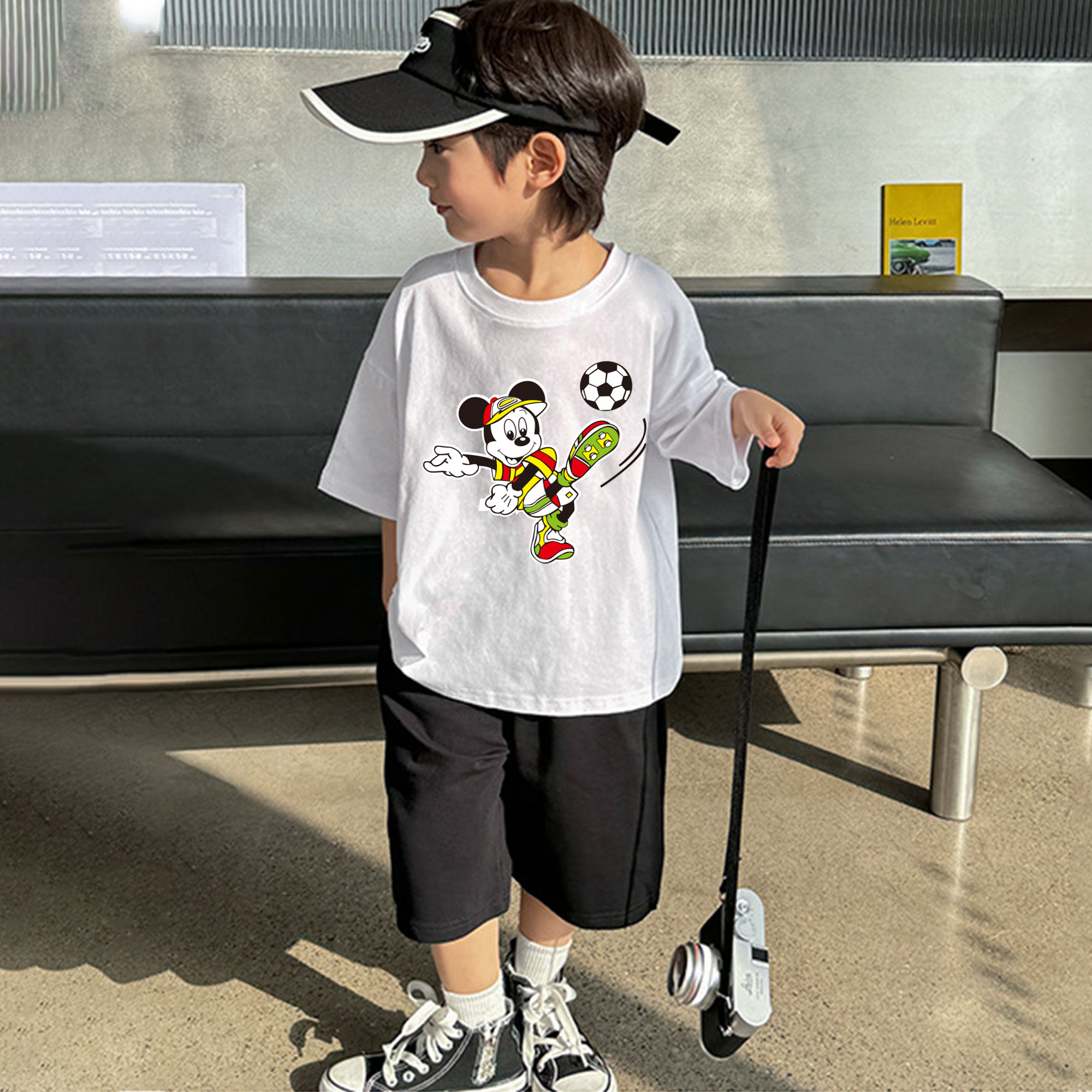 ミッキーマウス Mickey Mouse 綿100％キッズTシャツ（フロントプリント）