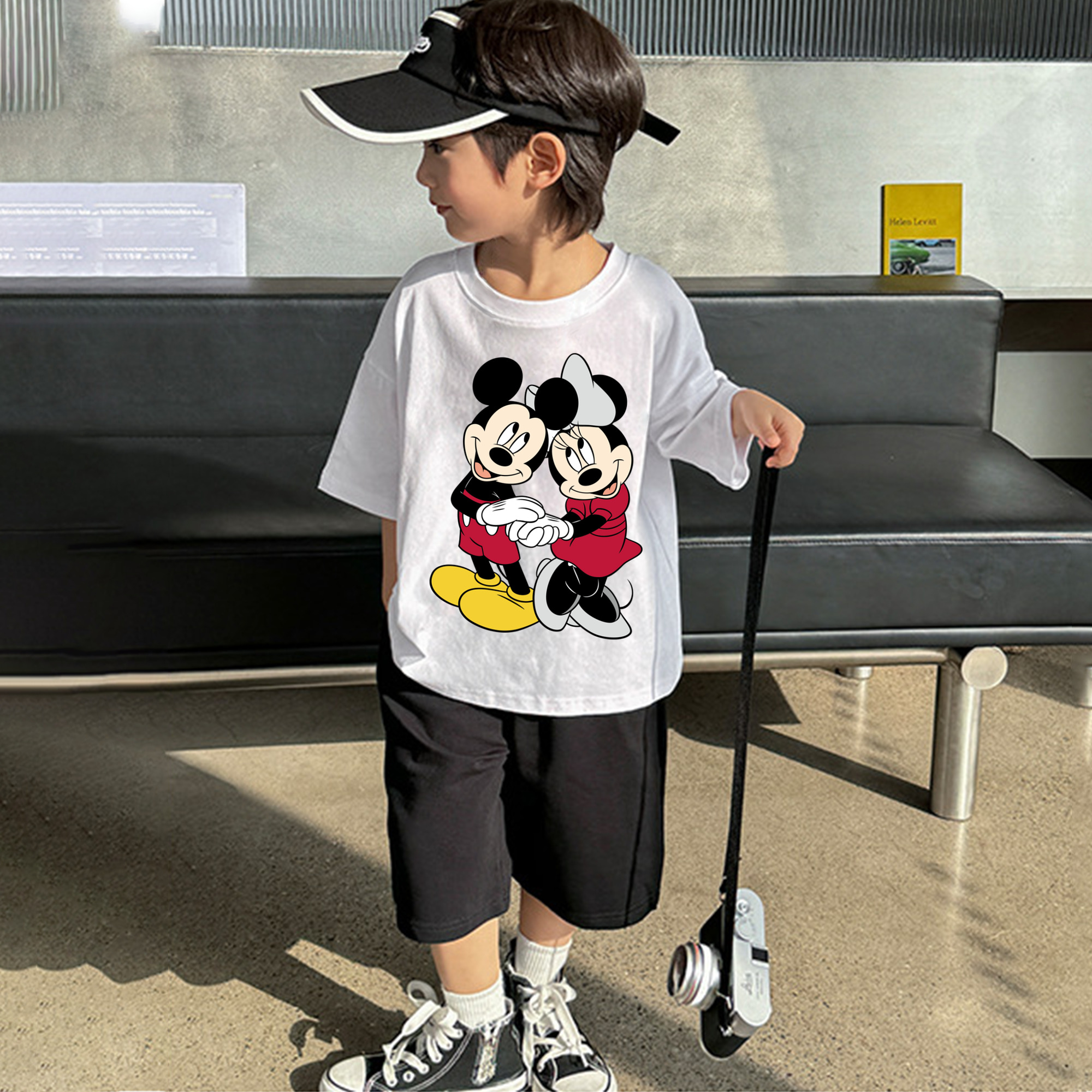 ミッキーマウス Mickey Mouse 綿100％キッズTシャツ（フロントプリント）