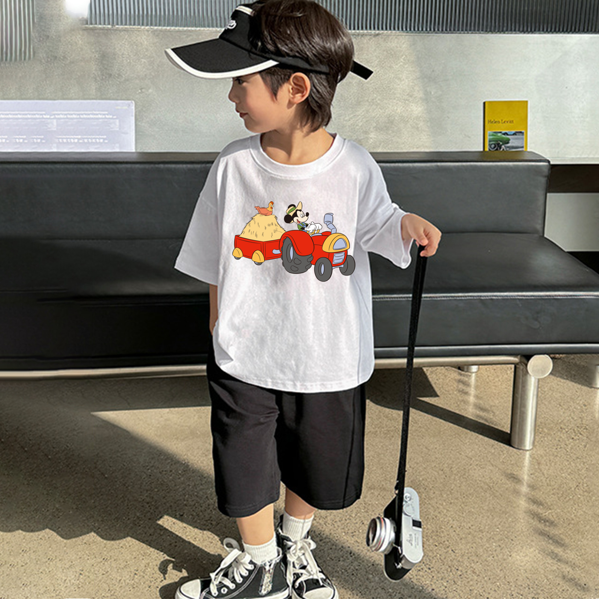 ミッキーマウス Mickey Mouse 綿100％キッズTシャツ（フロントプリント）