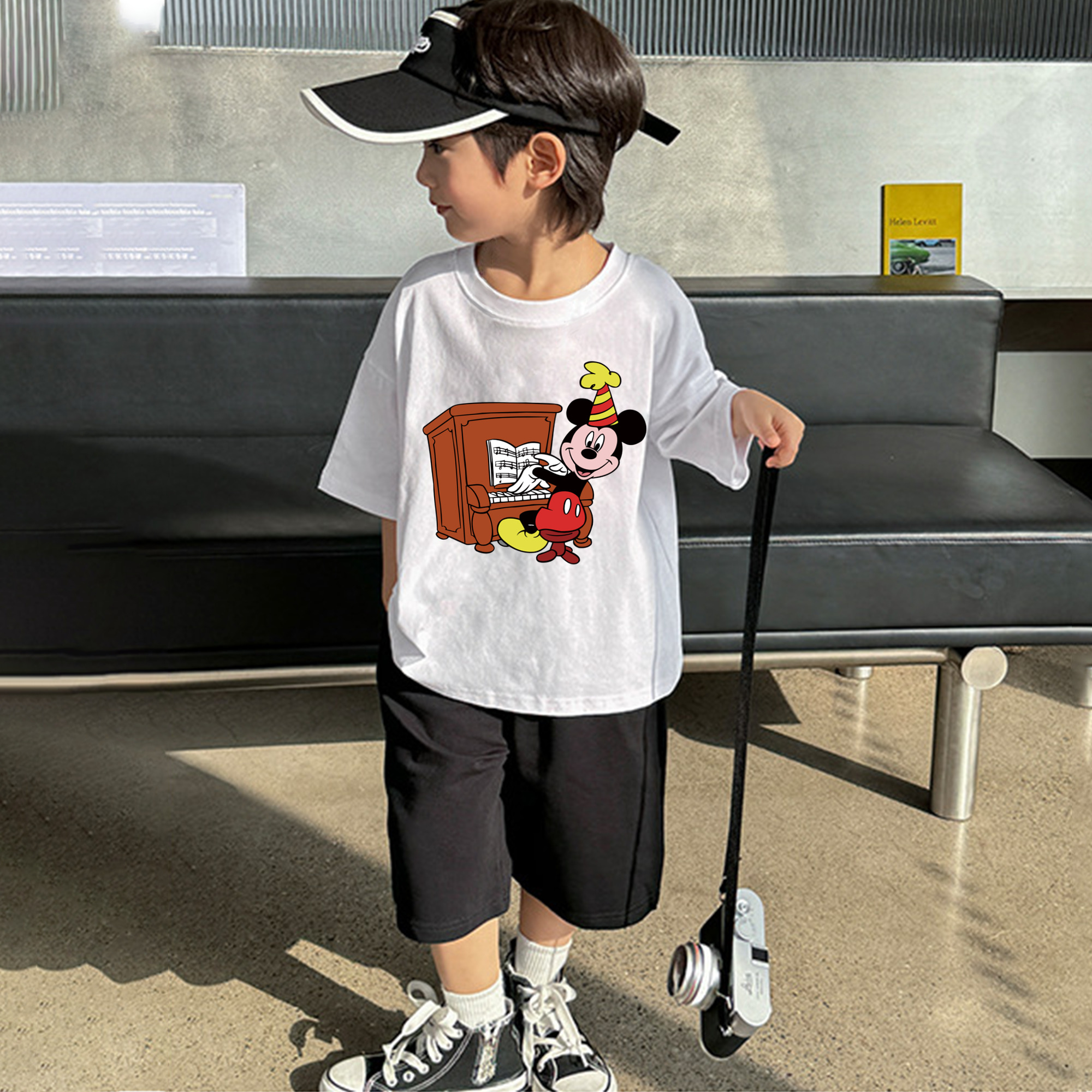 ミッキーマウス Mickey Mouse 綿100％キッズTシャツ（フロントプリント）